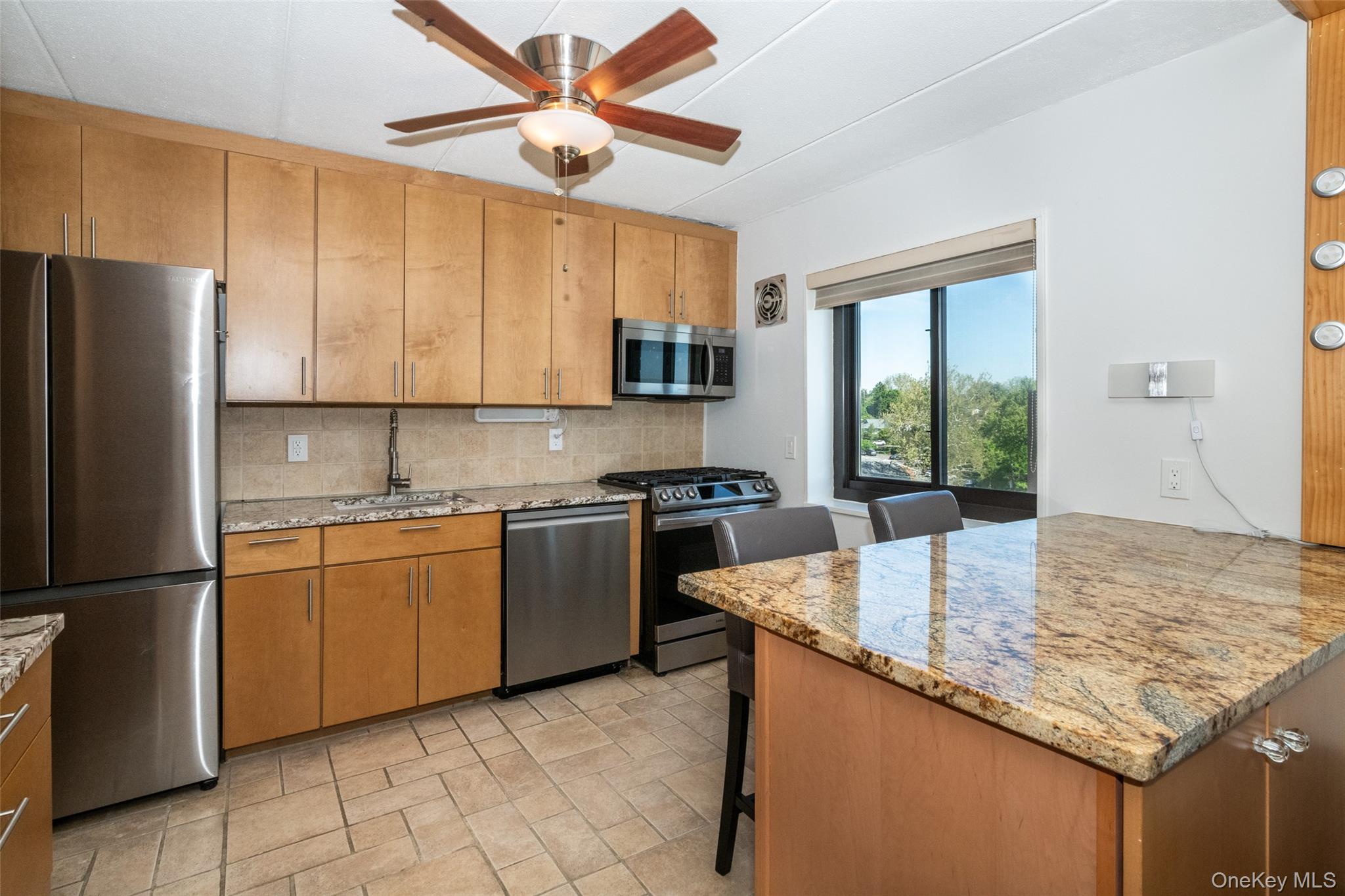 666 Pelham Road 7b Property Photo 11