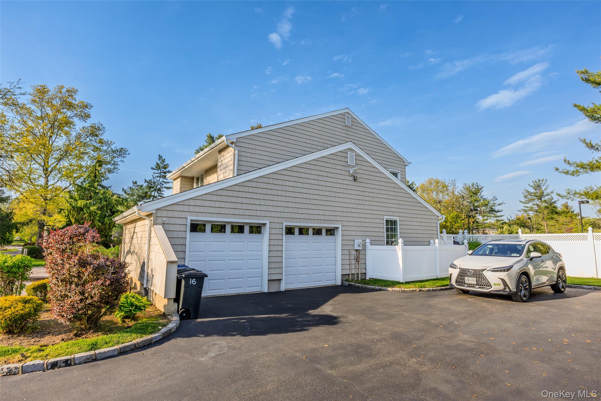 16 Cabriolet Lane Property Photo 4