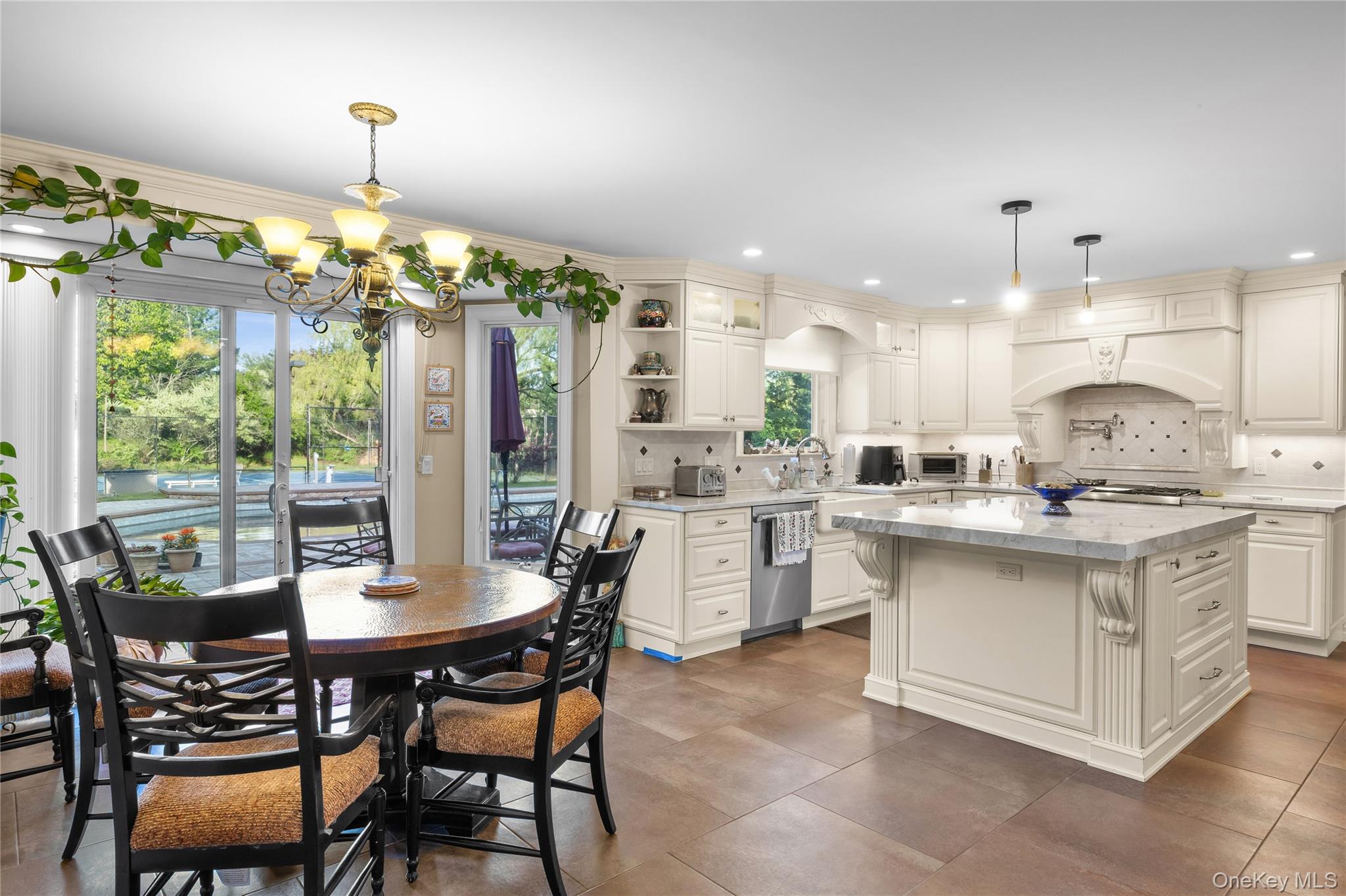 16 Cabriolet Lane Property Photo 12