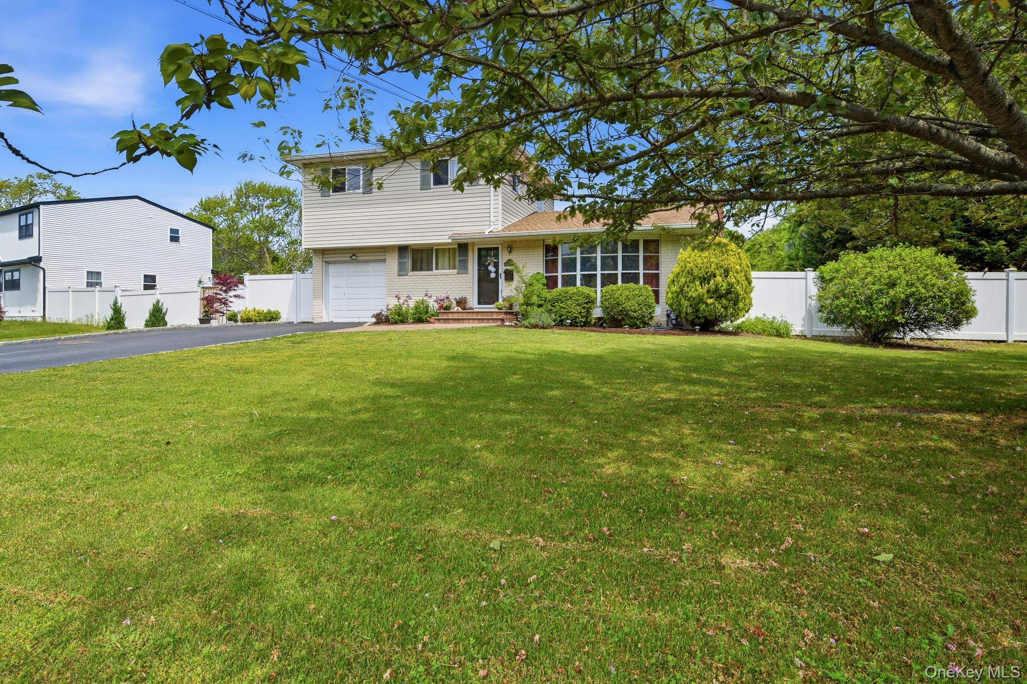 23 Riverdale Avenue Property Photo 2