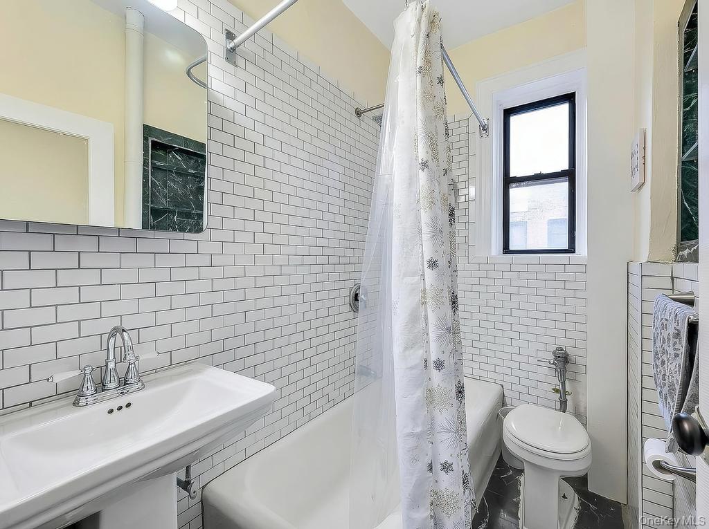83-64 Talbot Street 3a Property Photo 6