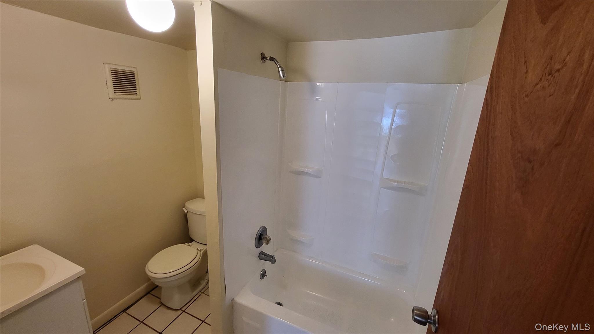 94 E Main Street 1 Property Photo 8