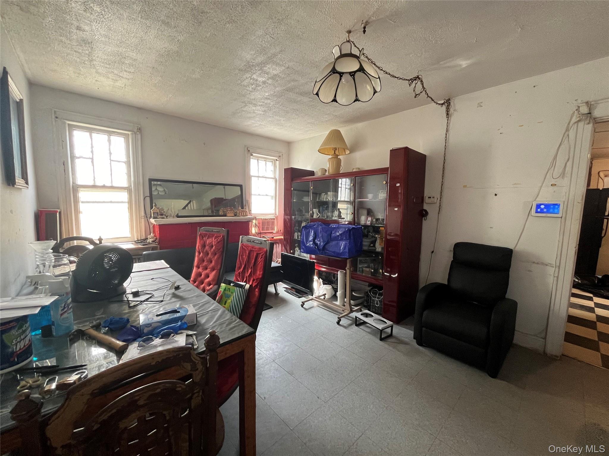 10438 202nd Street Property Photo 2