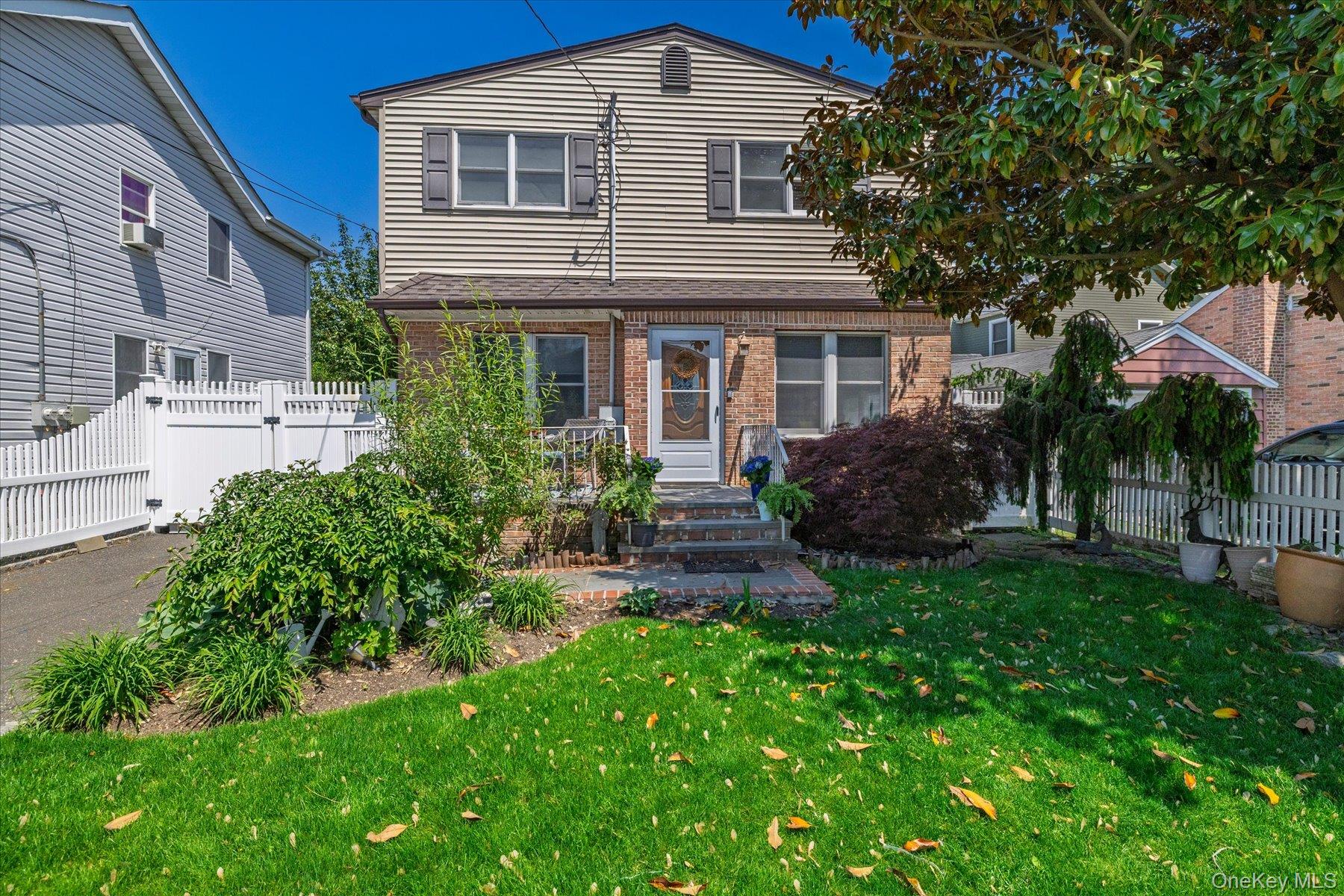 212 Gordon Avenue Property Photo 2