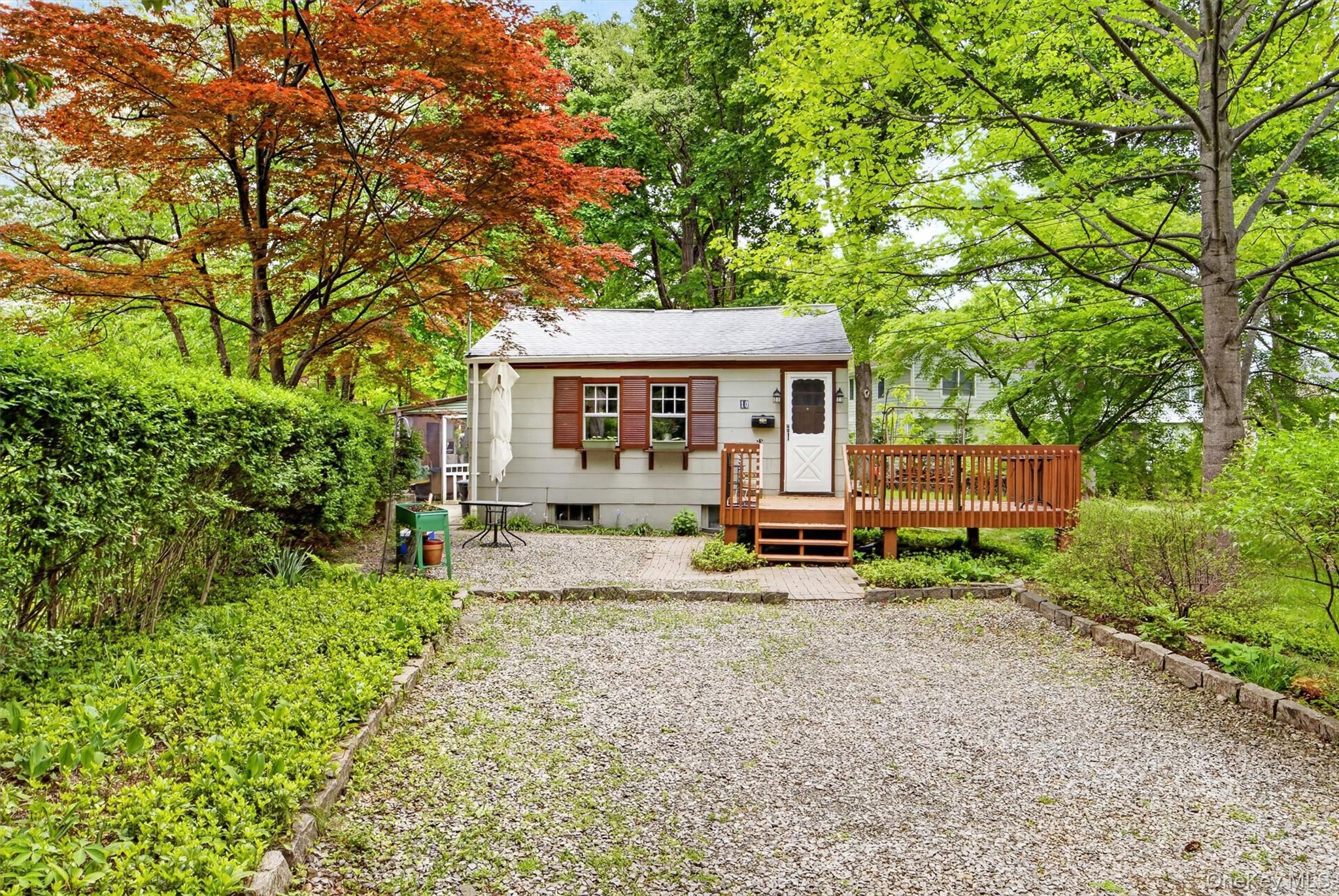 10 Mount Green Road Property Photo 3