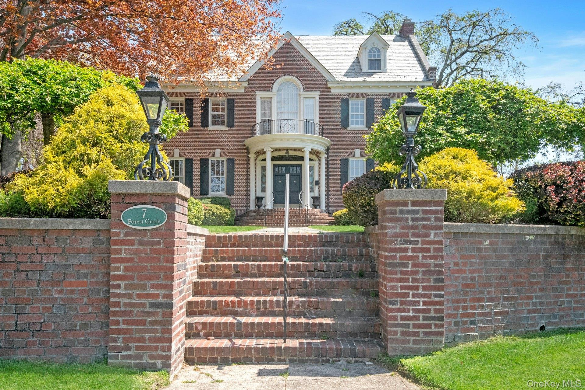 7 Forest Circle Property Photo 2