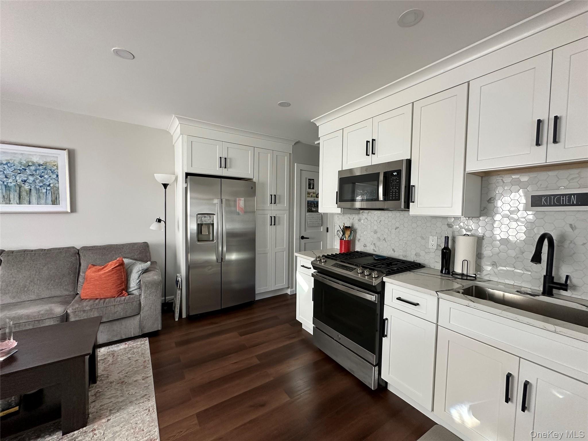 20 Melnick Place Property Photo 3