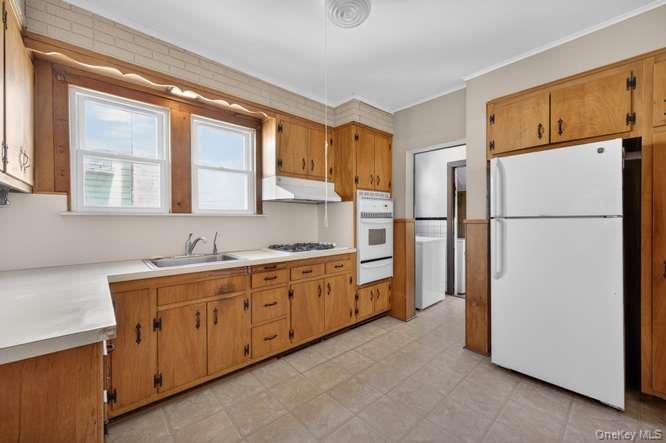 191 Rockaway Parkway Property Photo 10