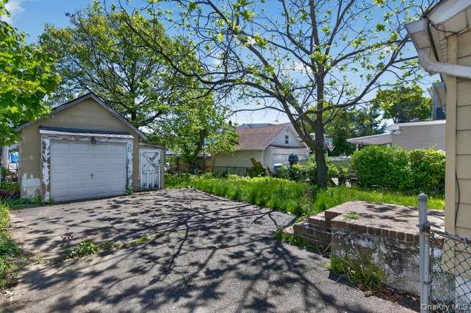 191 Rockaway Parkway Property Photo 20