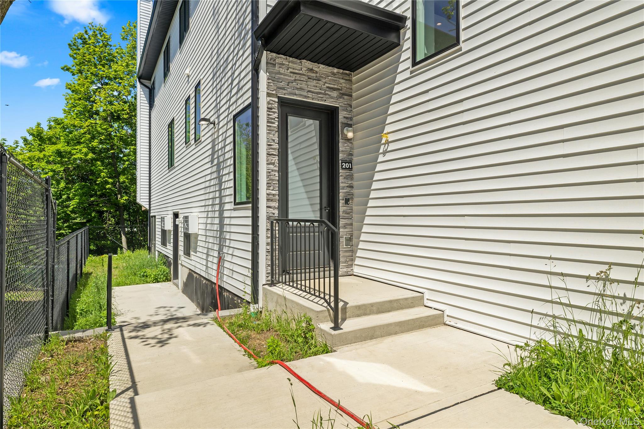 37 Ewing Avenue 201 Property Photo 6