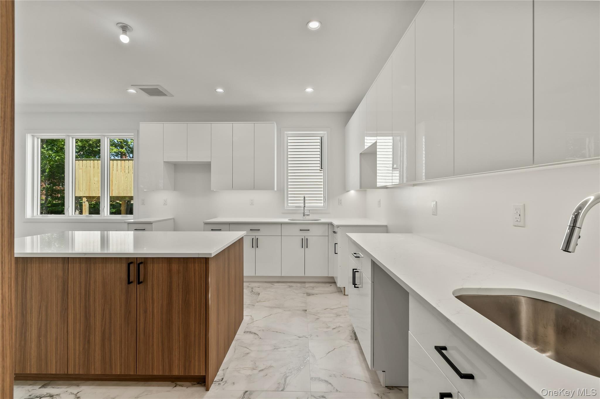 37 Ewing Avenue 201 Property Photo 17