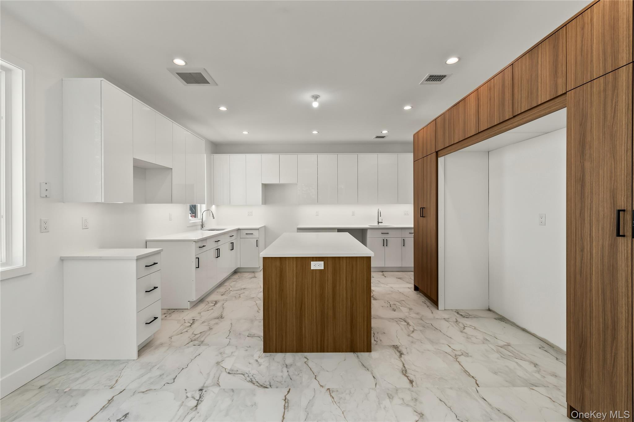 37 Ewing Avenue 201 Property Photo 18