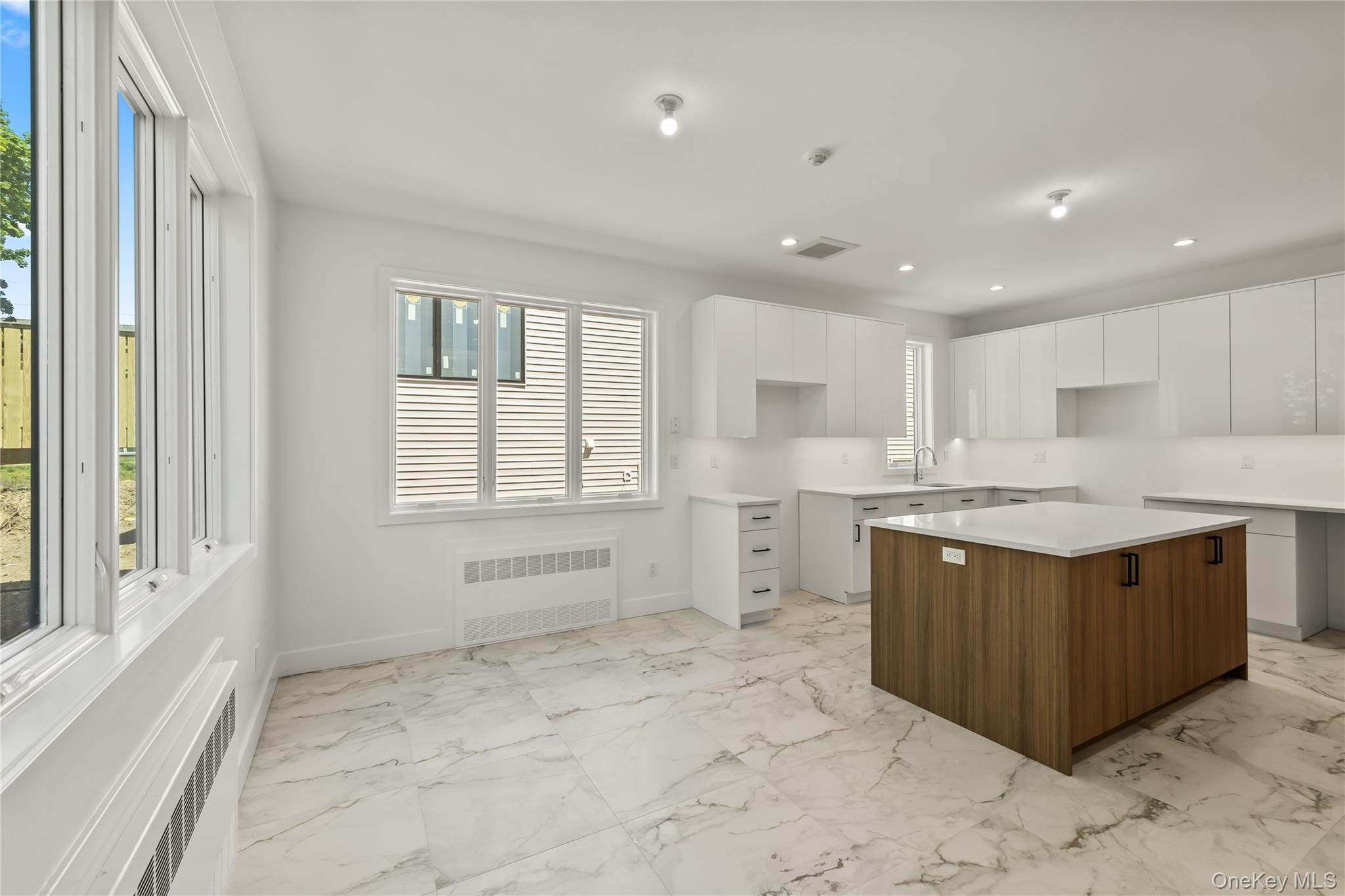 37 Ewing Avenue 201 Property Photo 19