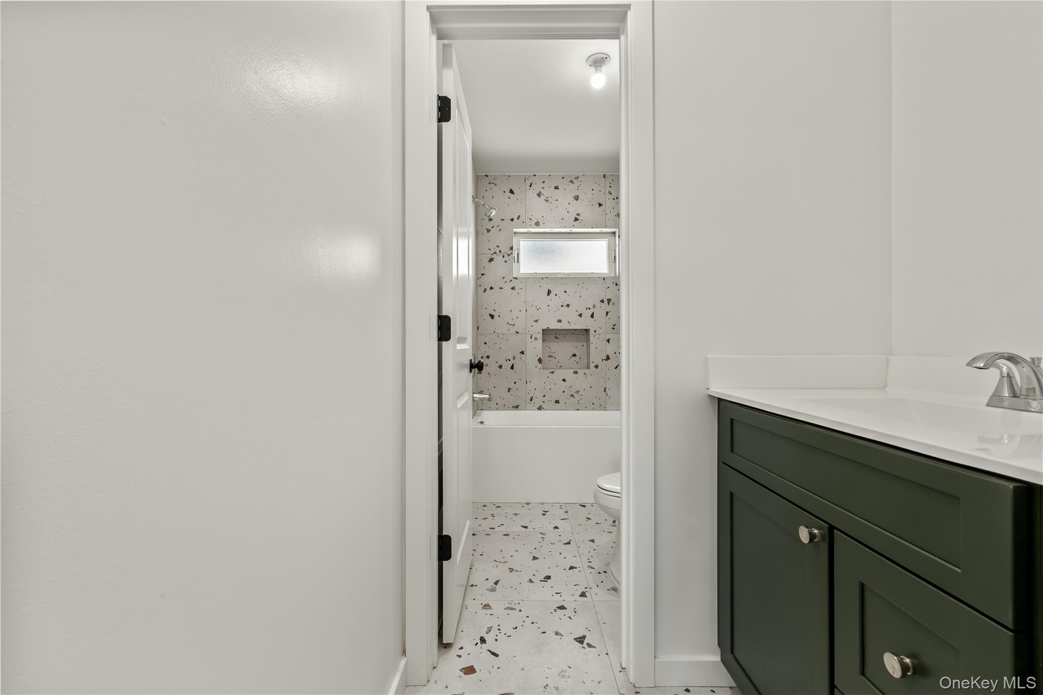 37 Ewing Avenue 201 Property Photo 29