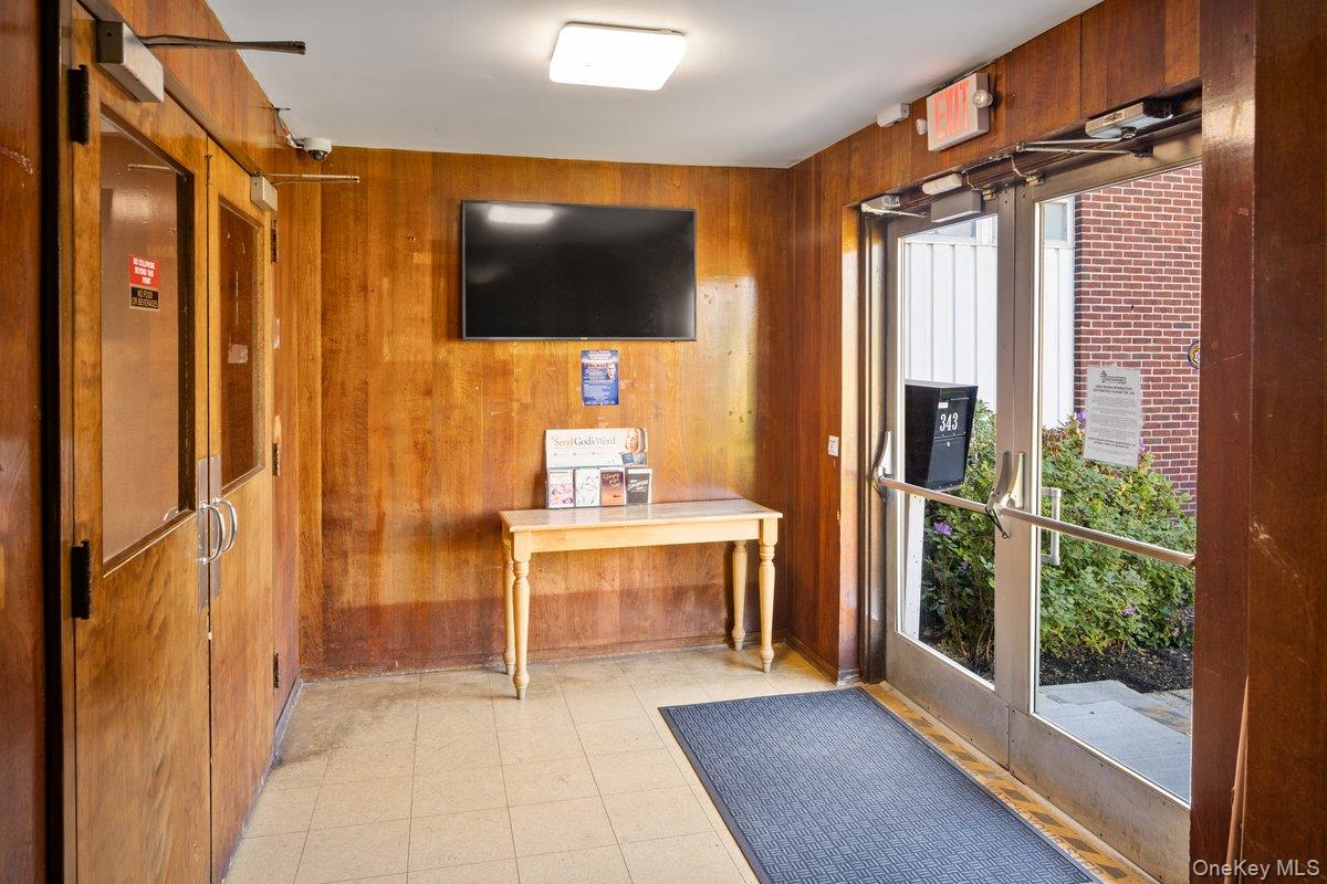 343 Jerusalem Avenue Property Photo 12