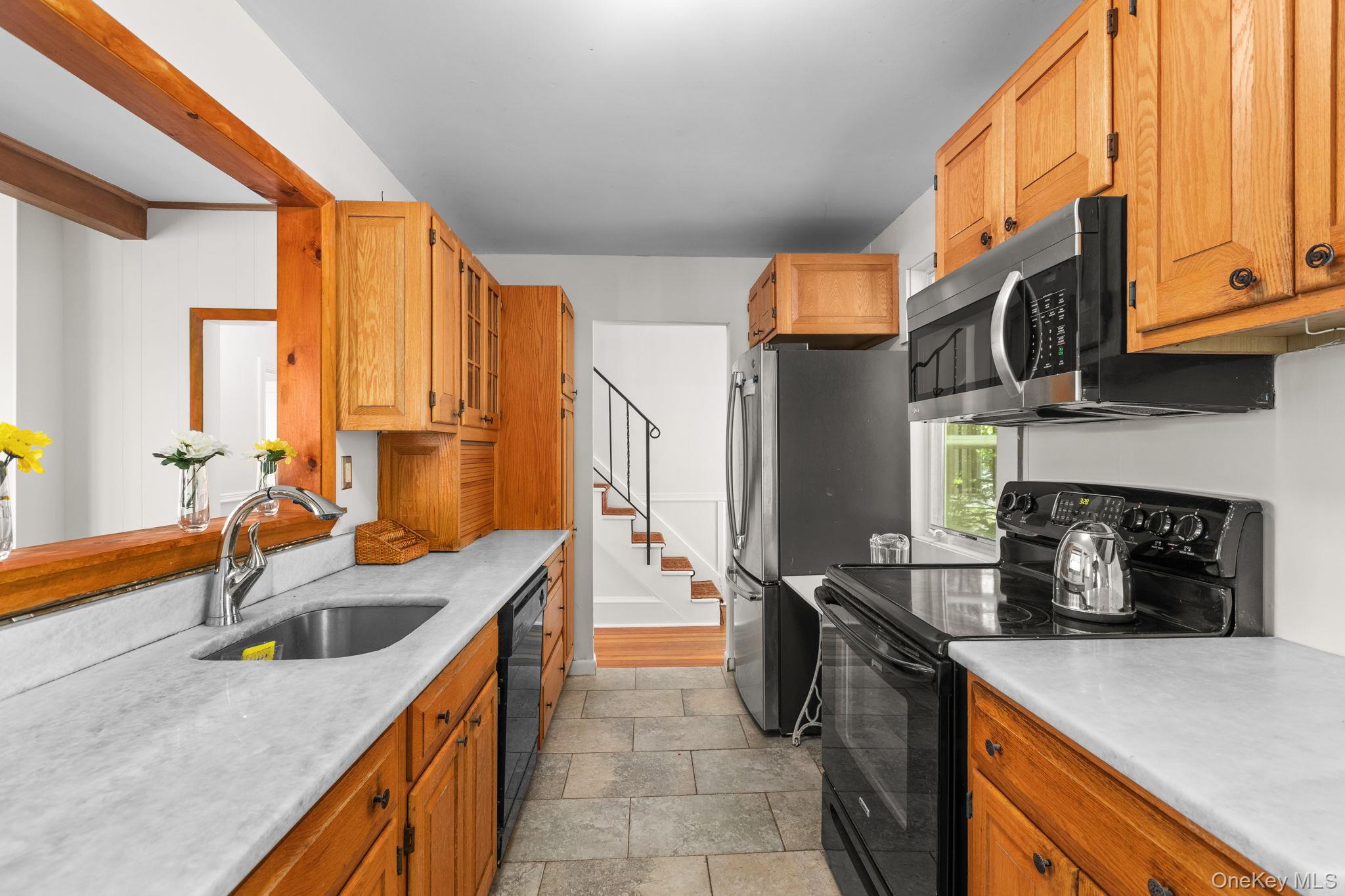 122 Dutchess Drive Property Photo 8