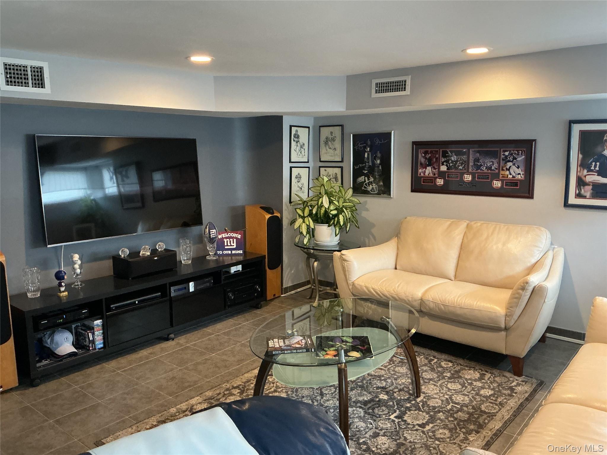 909 Berkshire Drive Property Photo 12