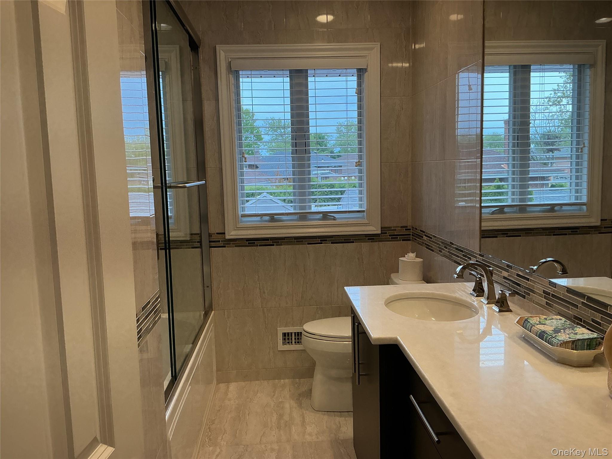 909 Berkshire Drive Property Photo 14