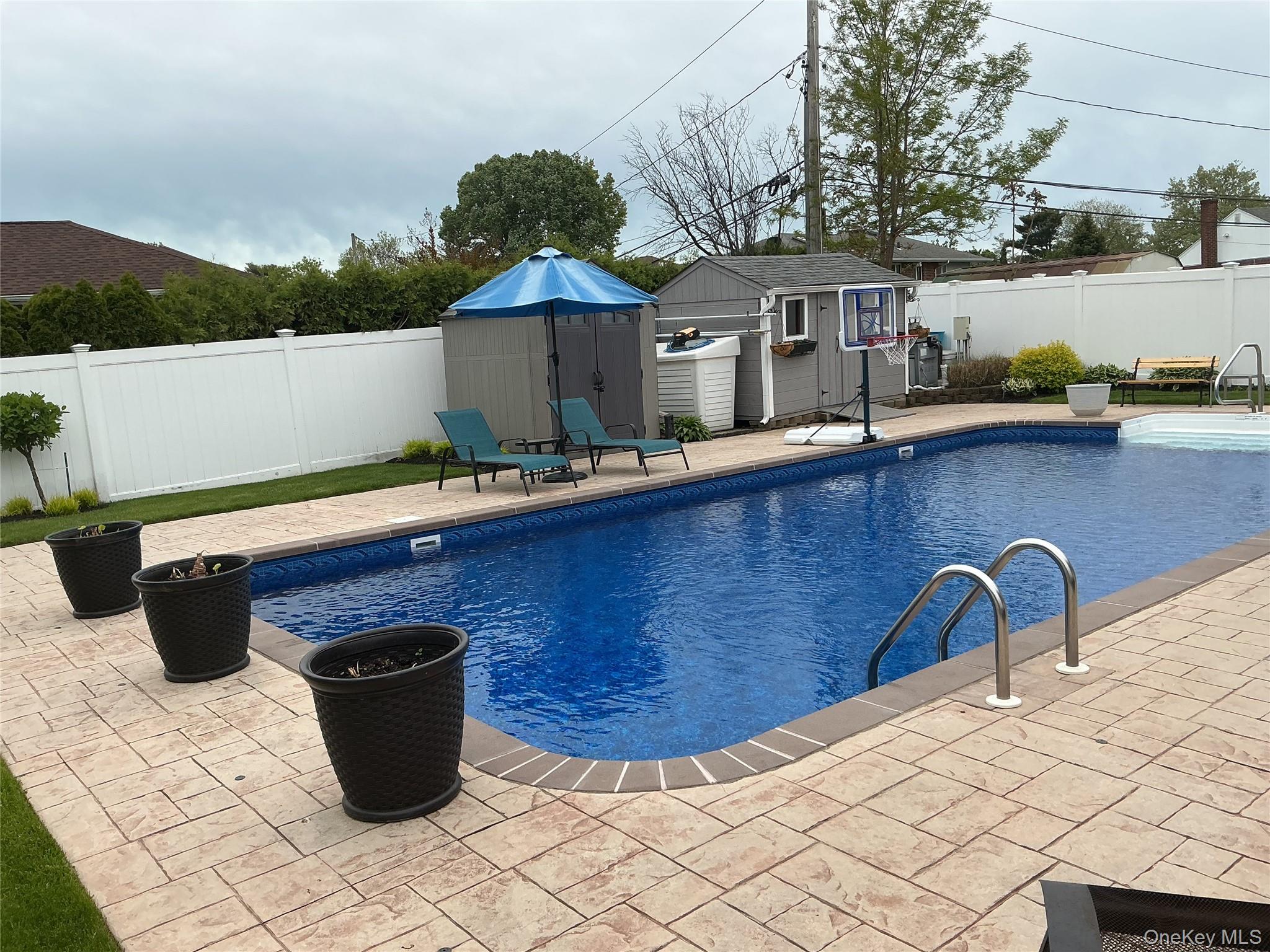 909 Berkshire Drive Property Photo 32