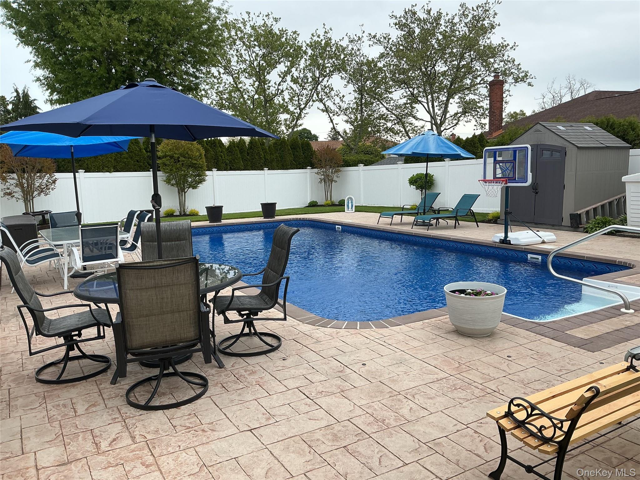 909 Berkshire Drive Property Photo 33