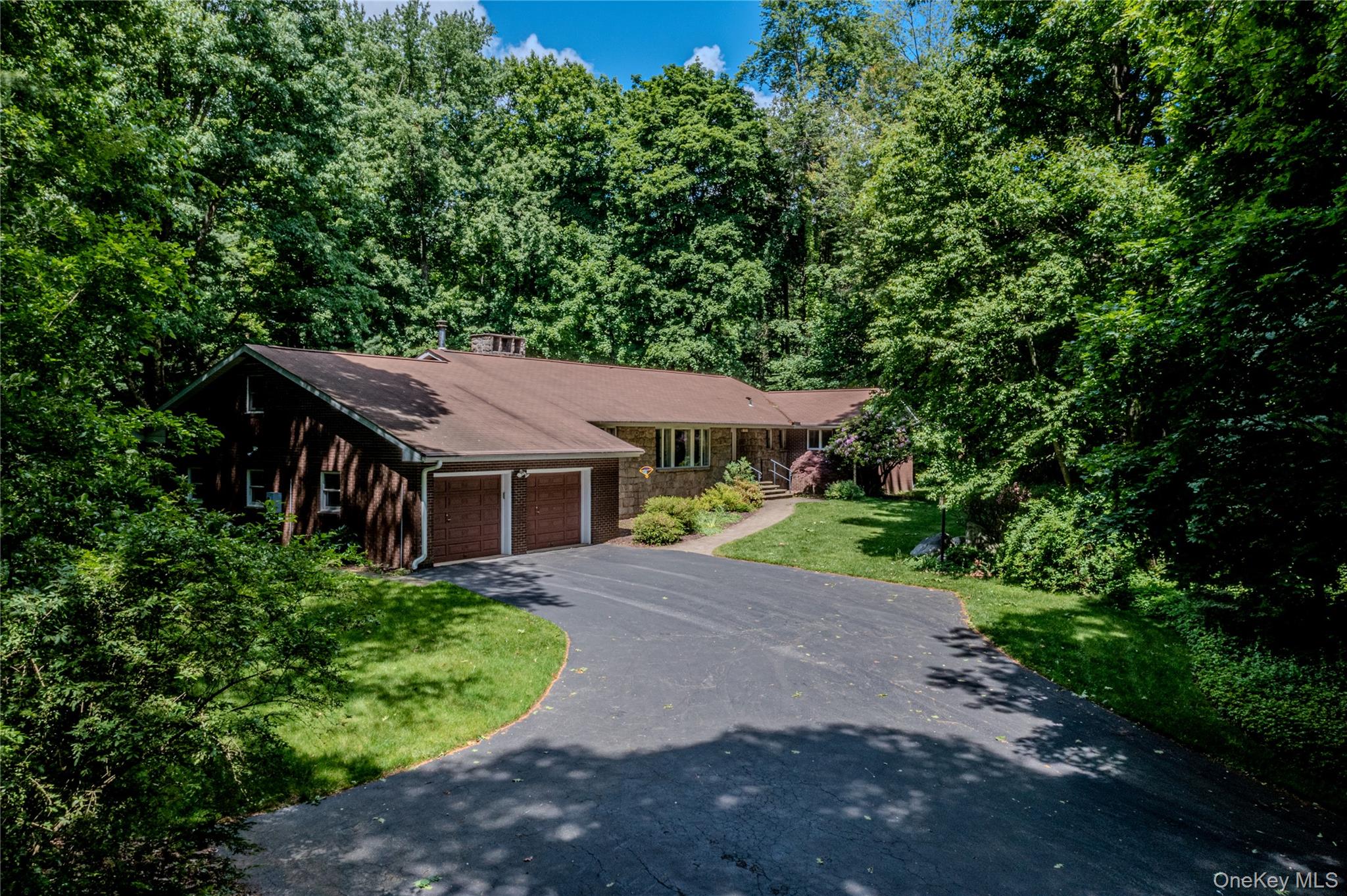 2425 Evergreen Street Property Photo 1