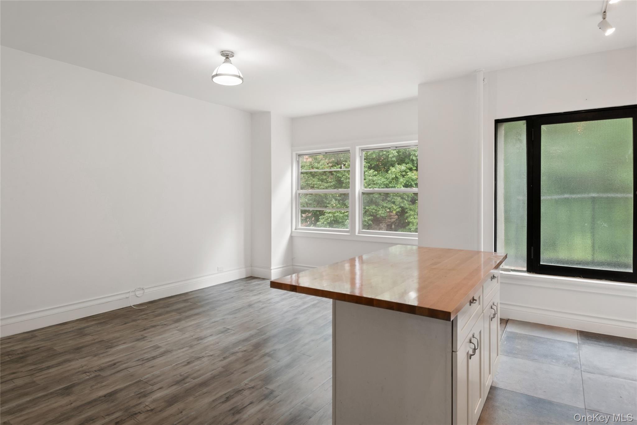 1068 Walton Avenue Property Photo 11