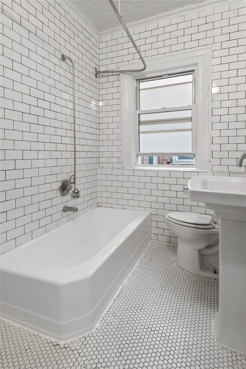 1068 Walton Avenue Property Photo 15
