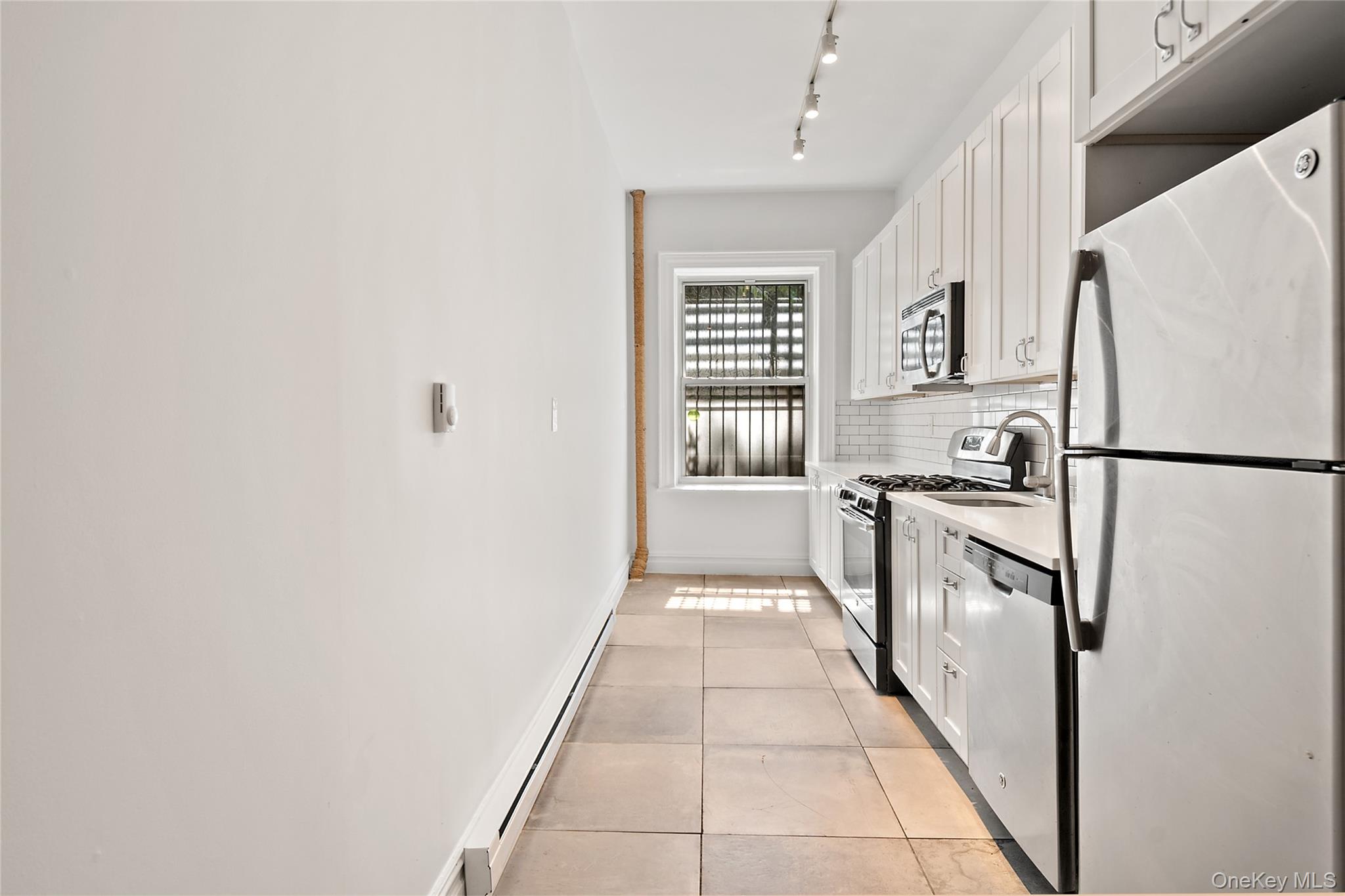 1068 Walton Avenue Property Photo 19