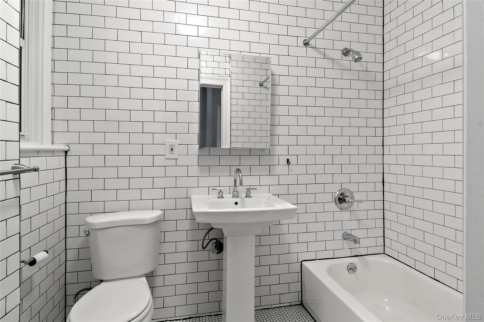1068 Walton Avenue Property Photo 25