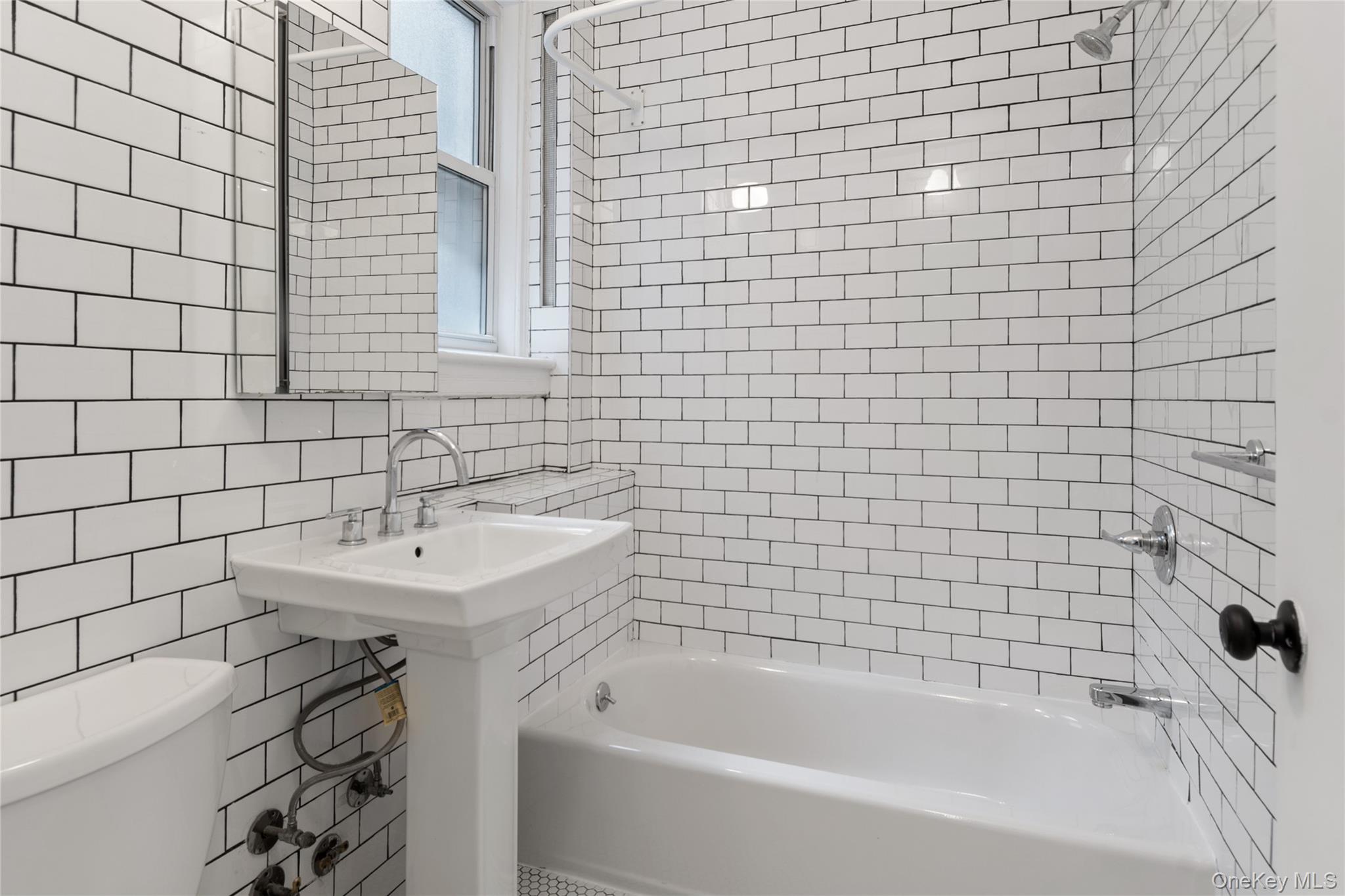 1068 Walton Avenue Property Photo 27
