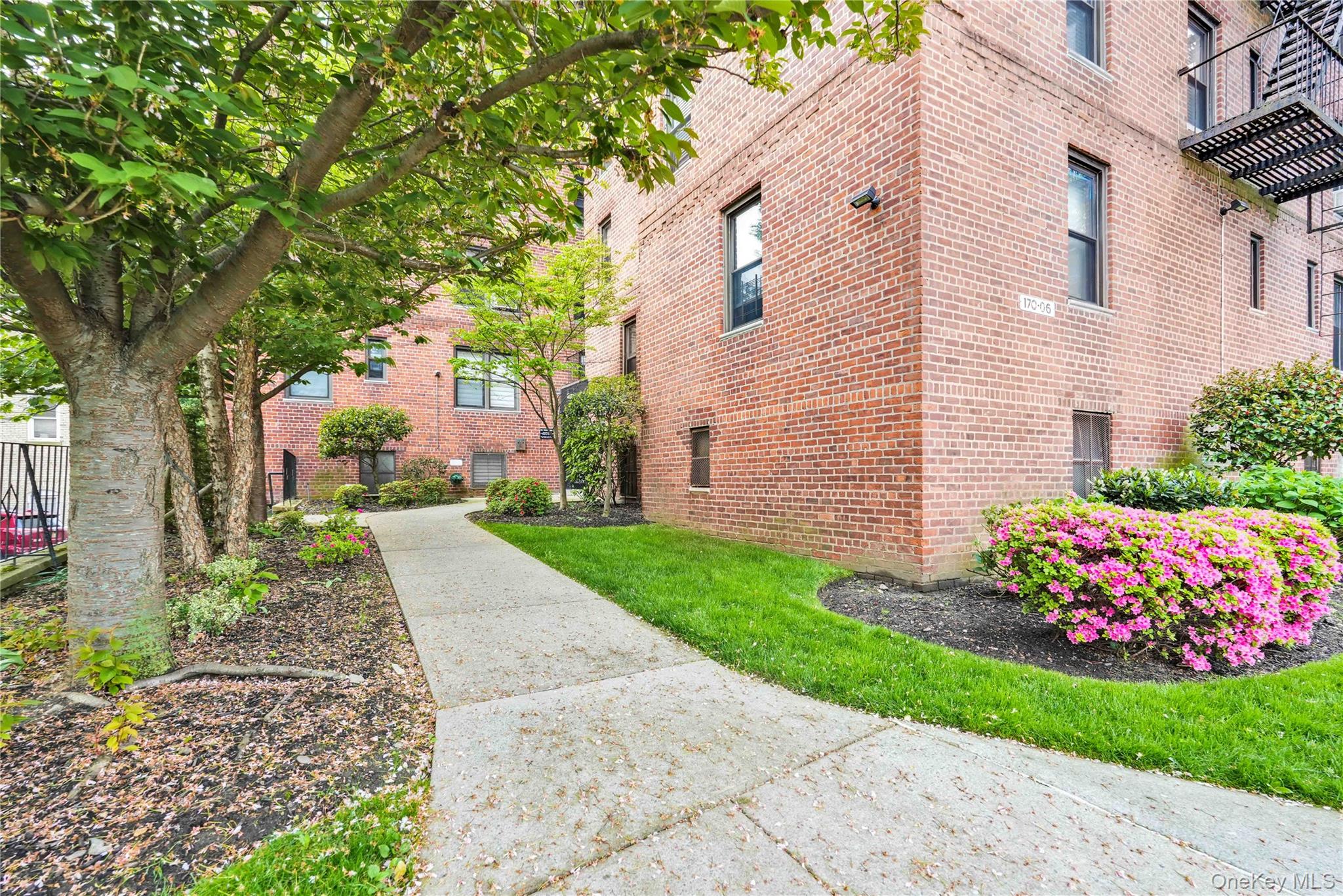 170-06 Crocheron Avenue 2e Property Photo 19