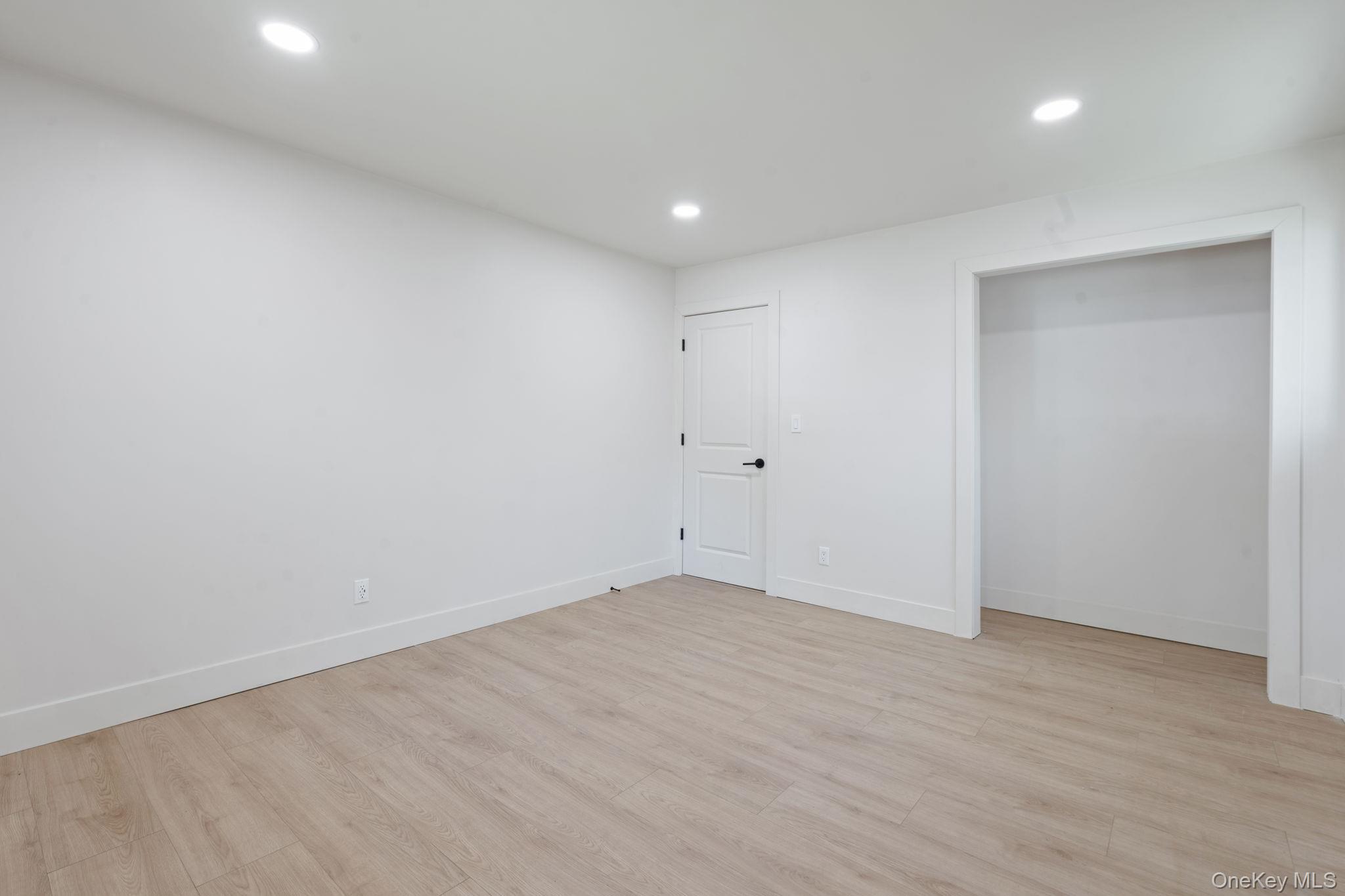 14 Ellen Place Property Photo 16