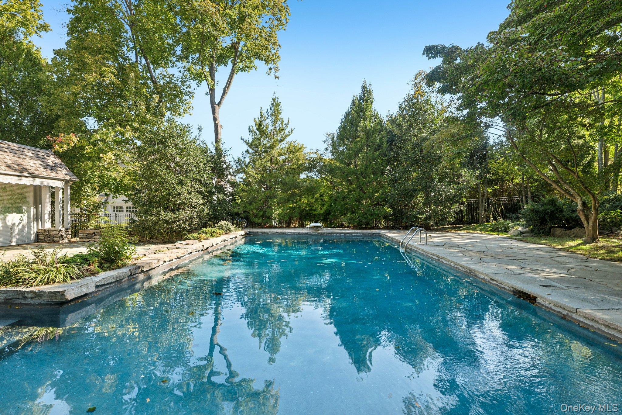 18 Heights Road Property Photo 1