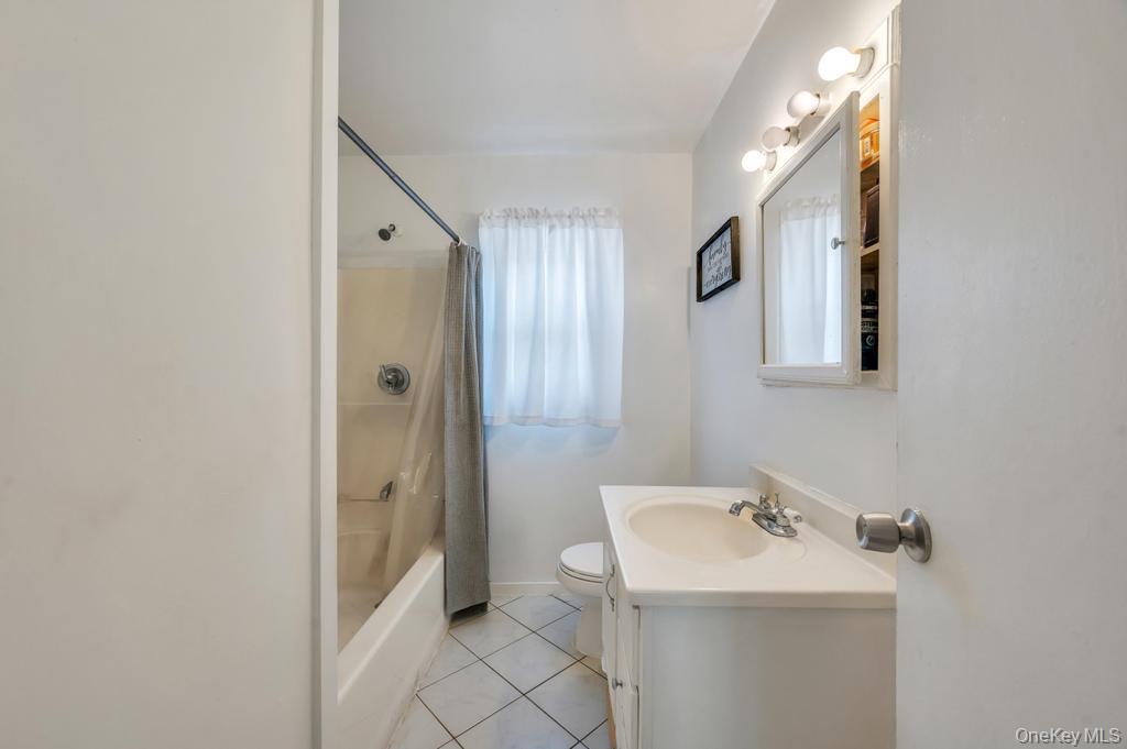 8 Francis Court Property Photo 7