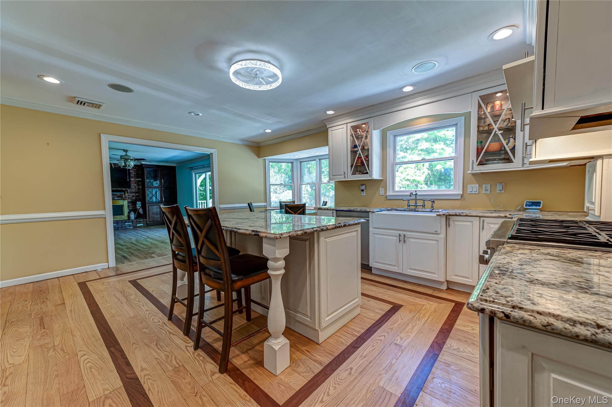 220 Windsor Avenue Property Photo 8