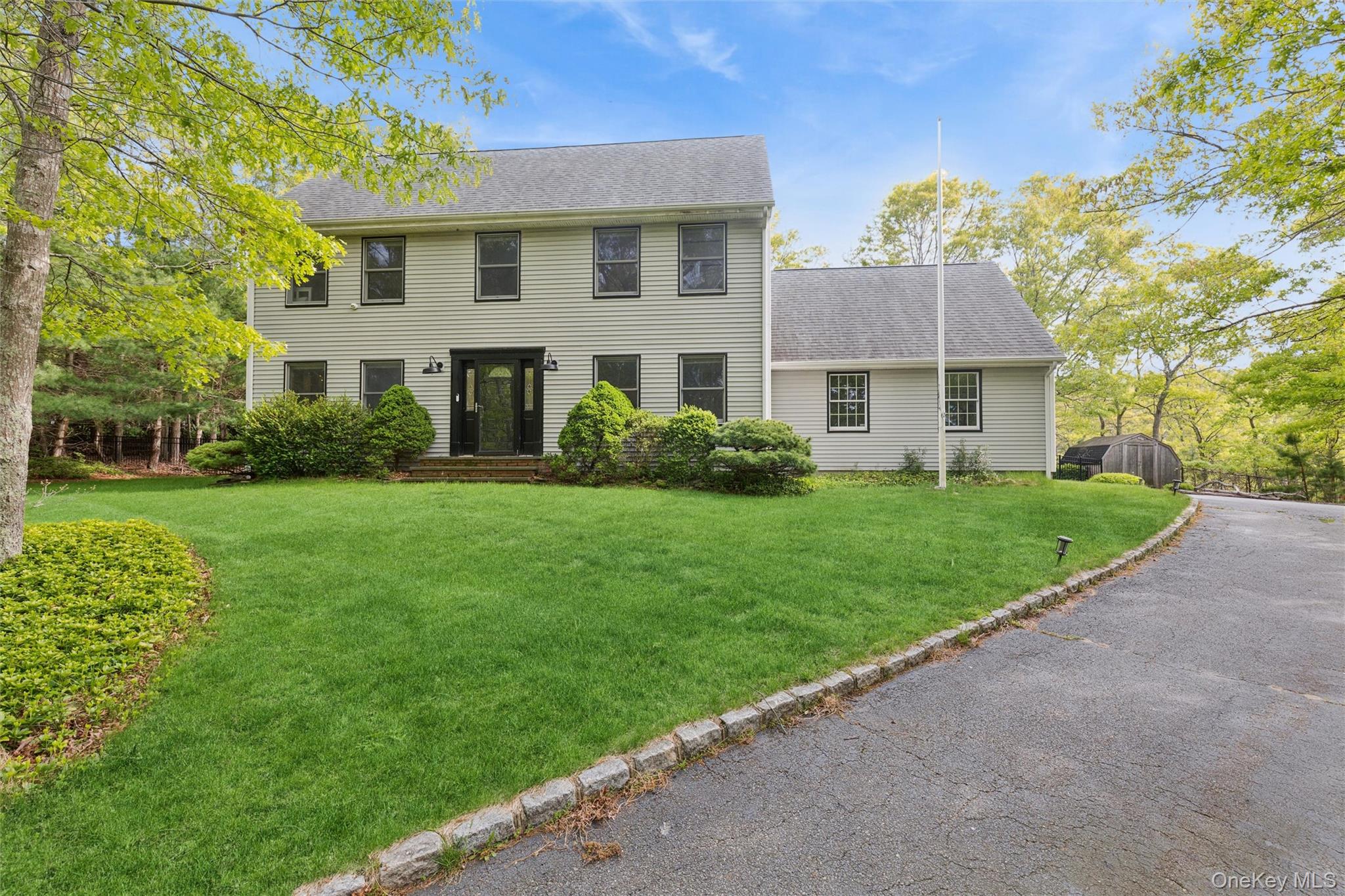 2 Red Creek Circle Property Photo 1