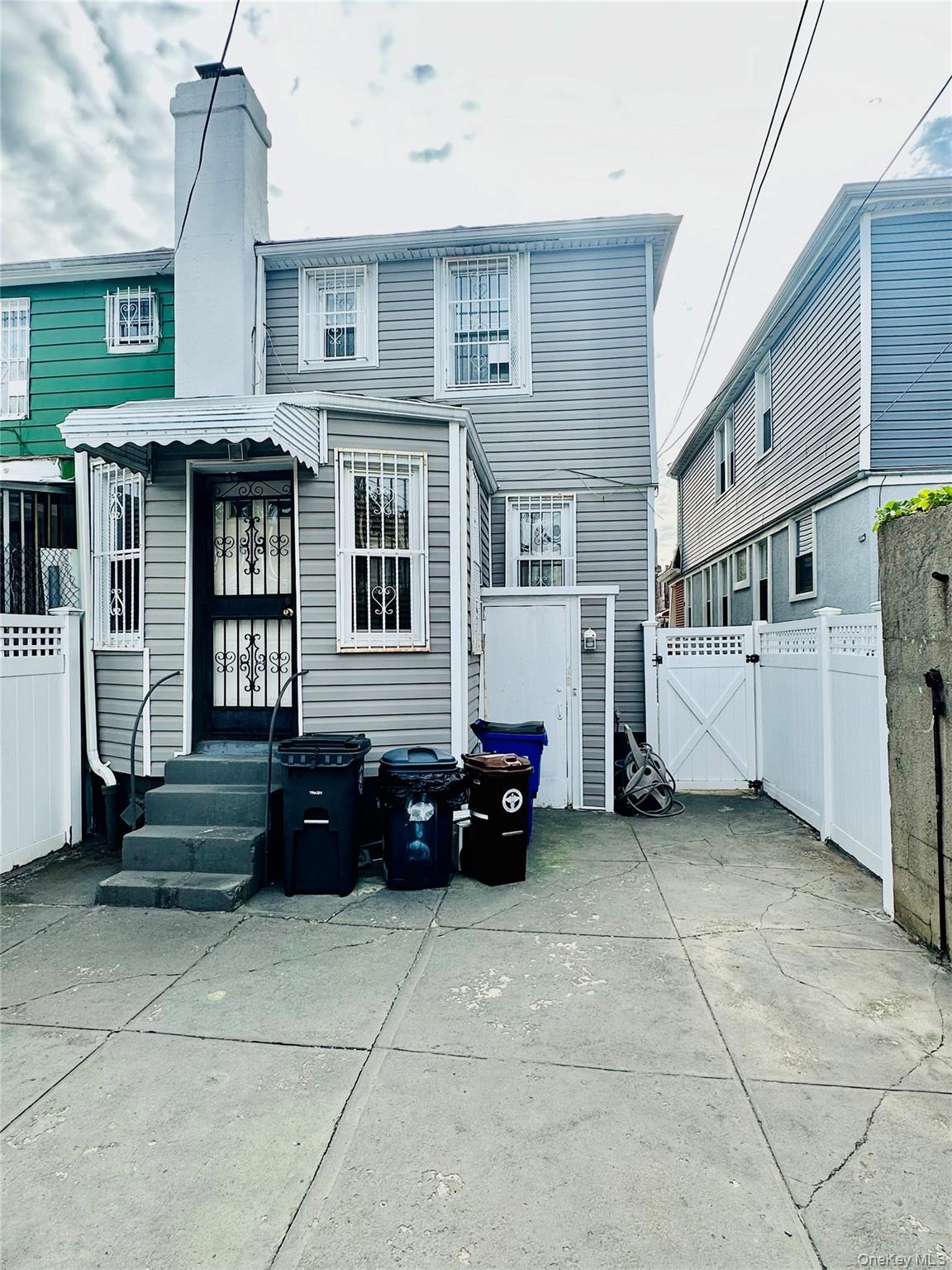 661 E 43rd Street Property Photo 7