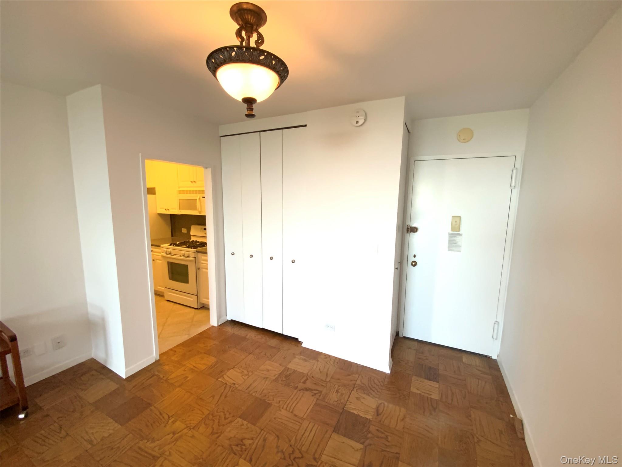 26910 Grand Central Parkway 9x Property Photo 7