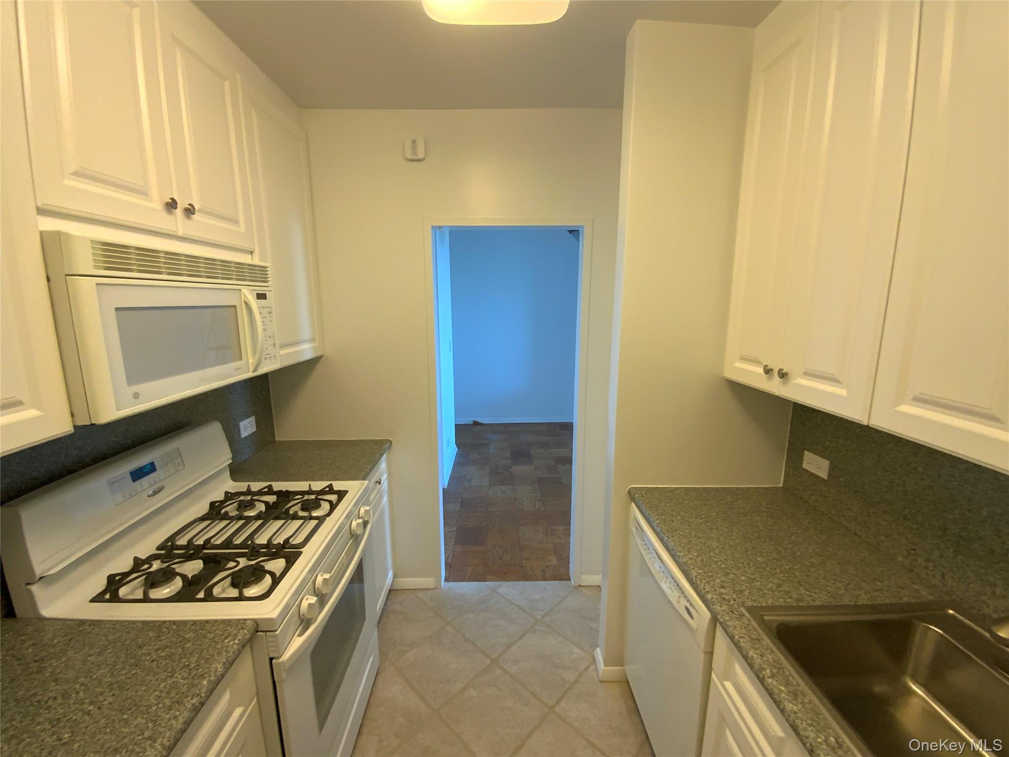 26910 Grand Central Parkway 9x Property Photo 10