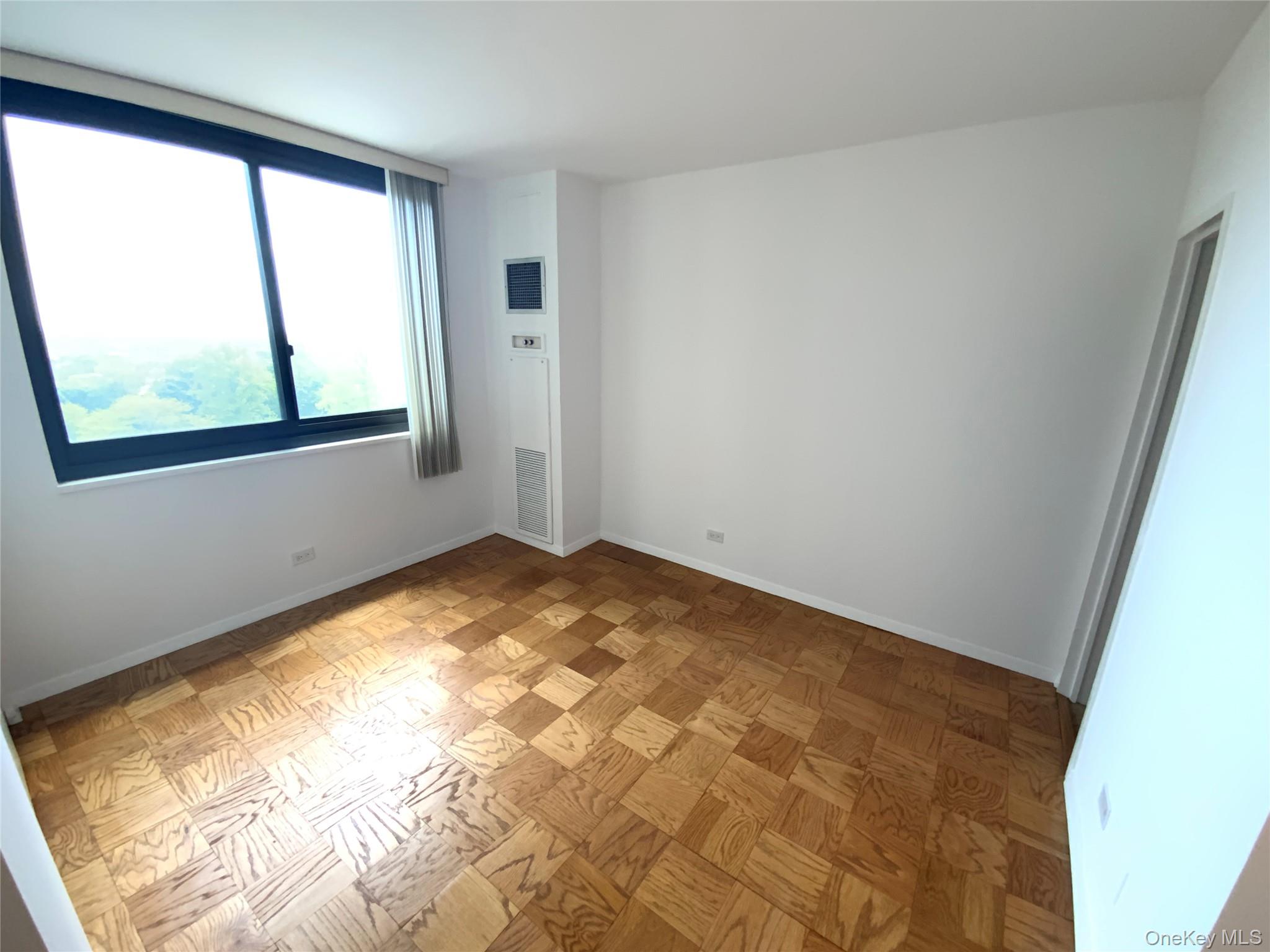 26910 Grand Central Parkway 9x Property Photo 13