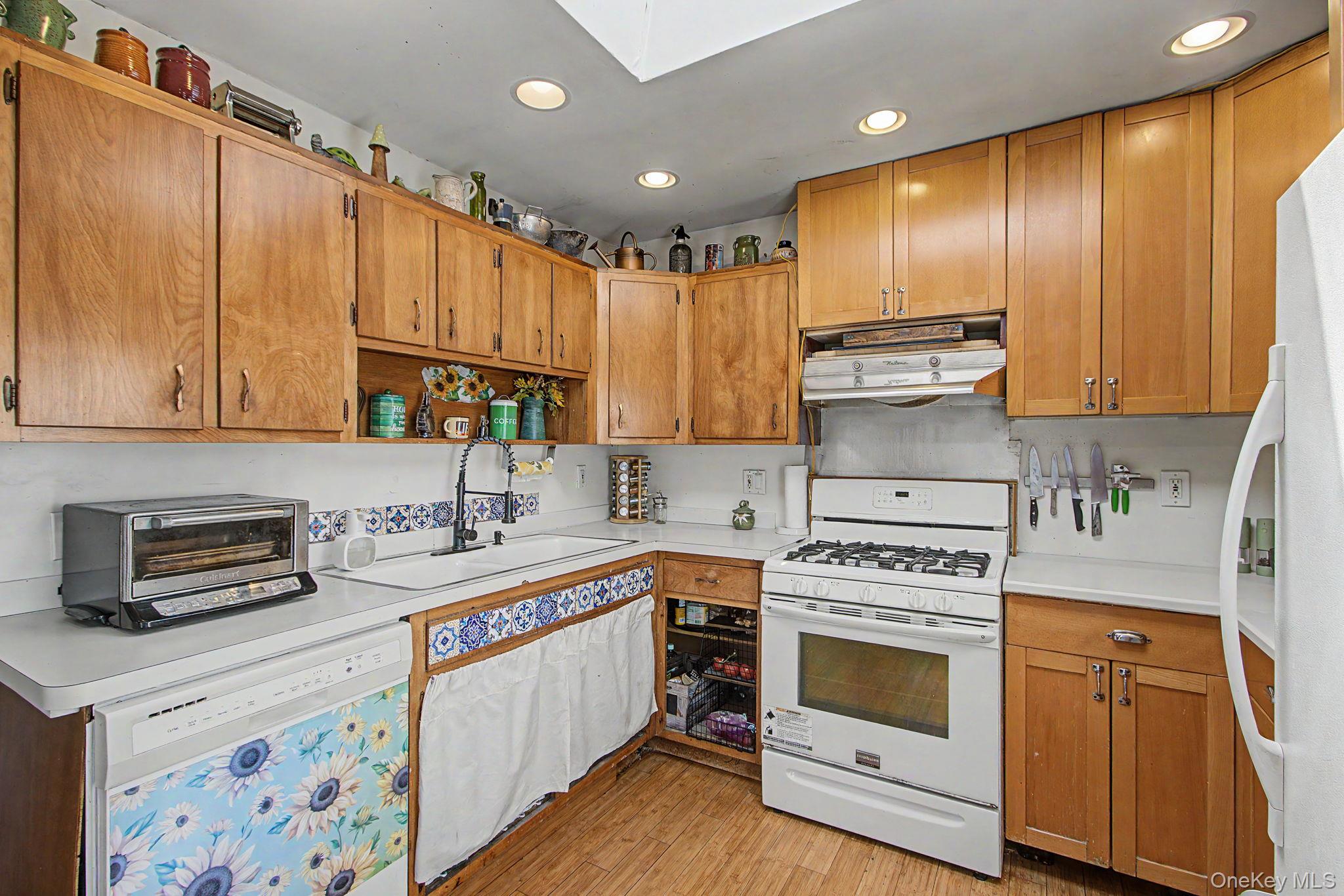 15 Beverly Road Property Photo 7