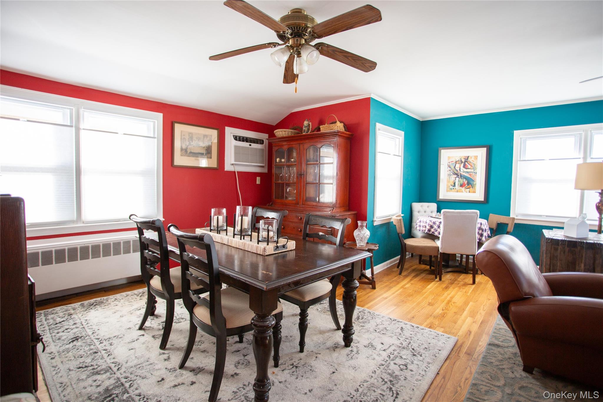 272 Laurelton Boulevard Property Photo 1