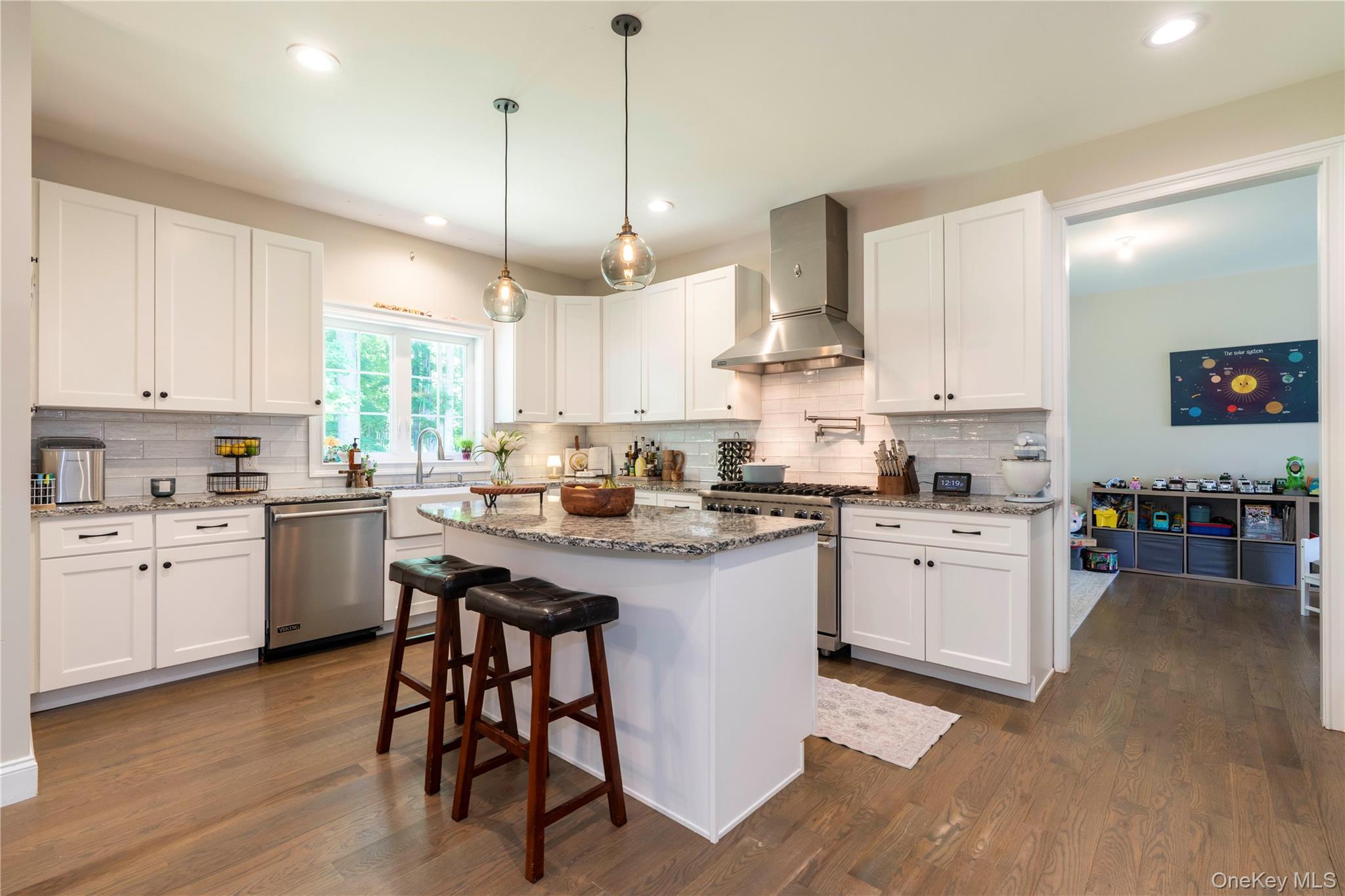37 Biltmore Drive Property Photo 16