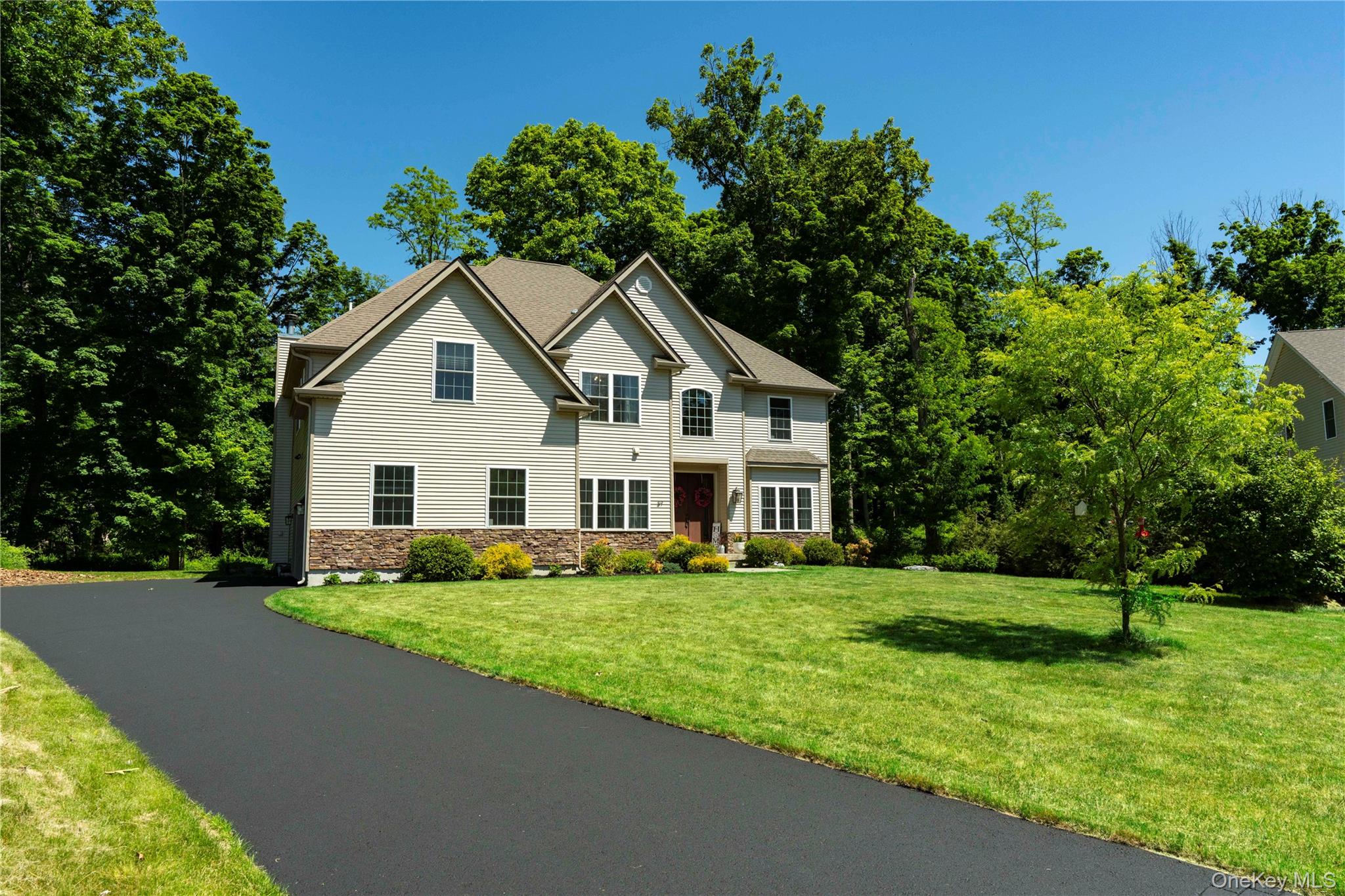37 Biltmore Drive Property Photo 44