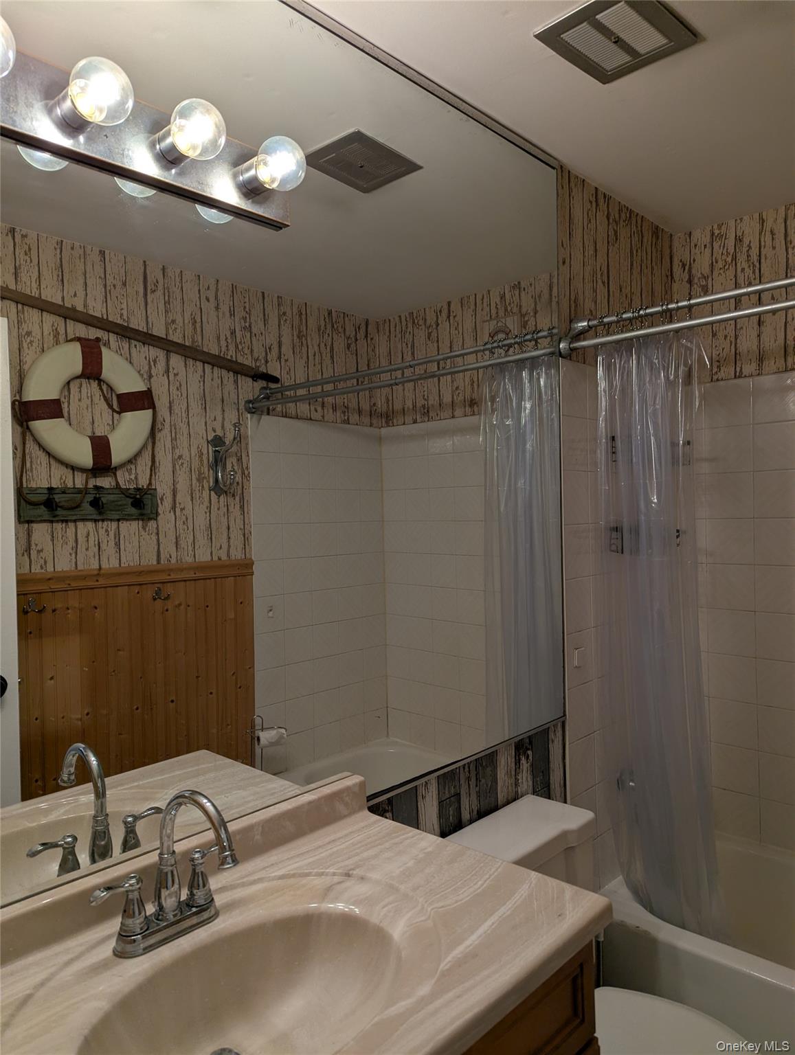 100 Connetquot Avenue 26 Property Photo 11