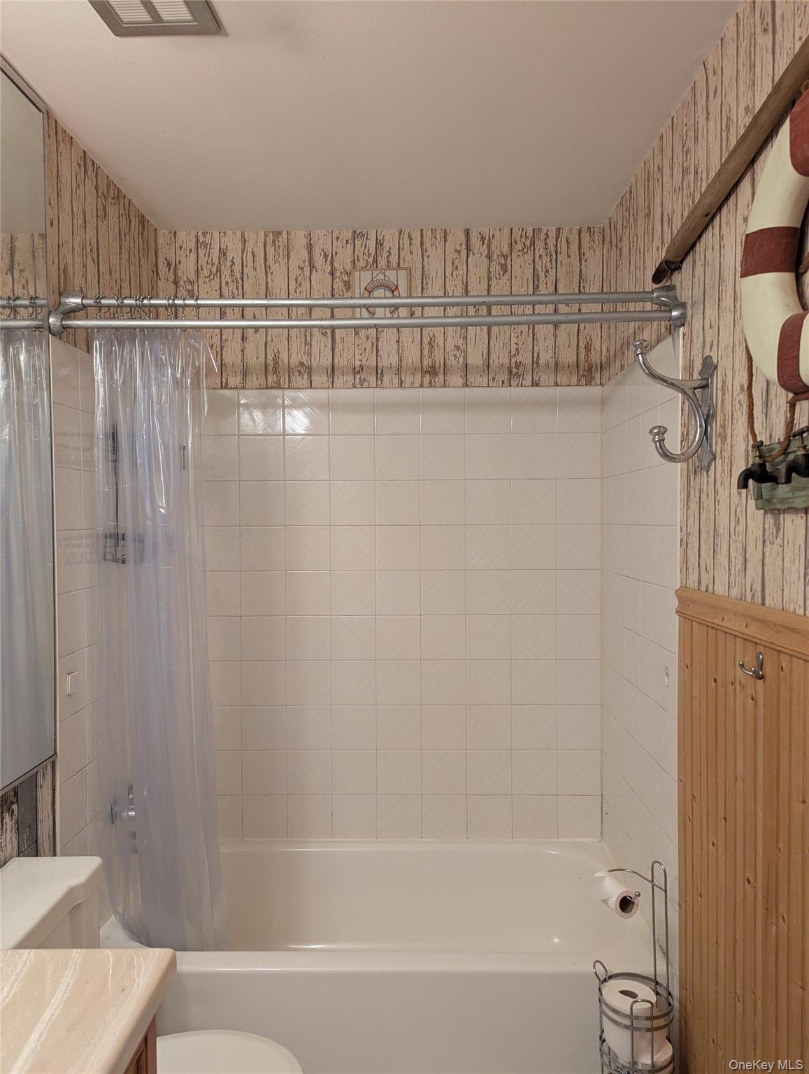 100 Connetquot Avenue 26 Property Photo 12