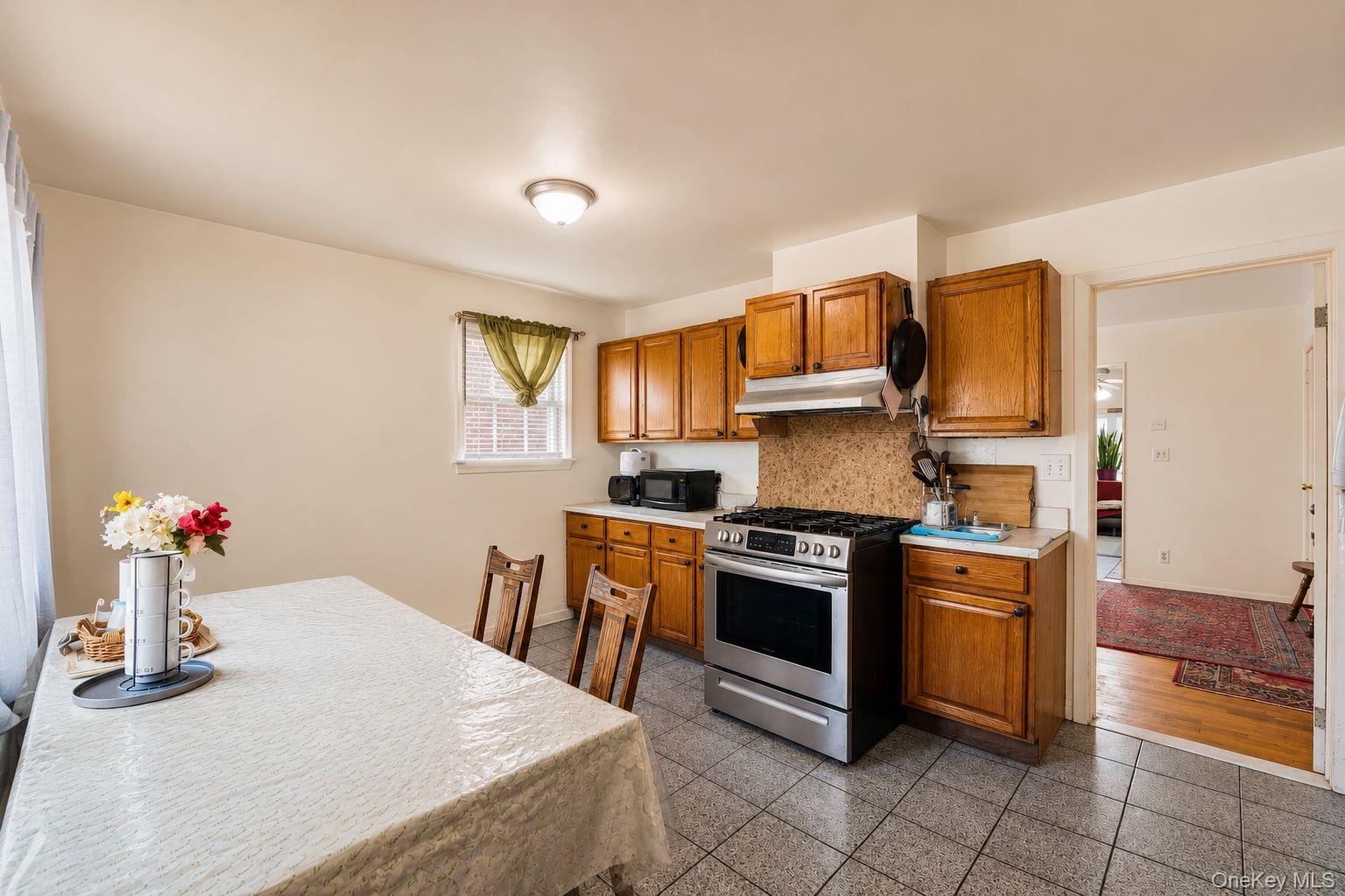 9121 110th Street Property Photo 8