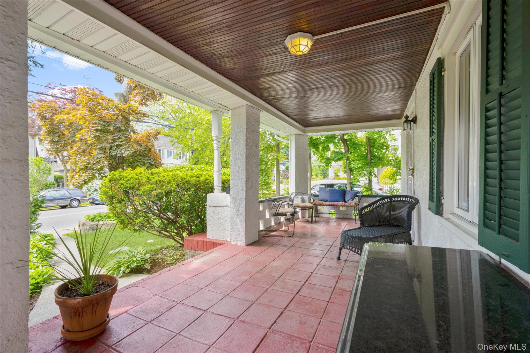 197 Coligni Avenue Property Photo 4