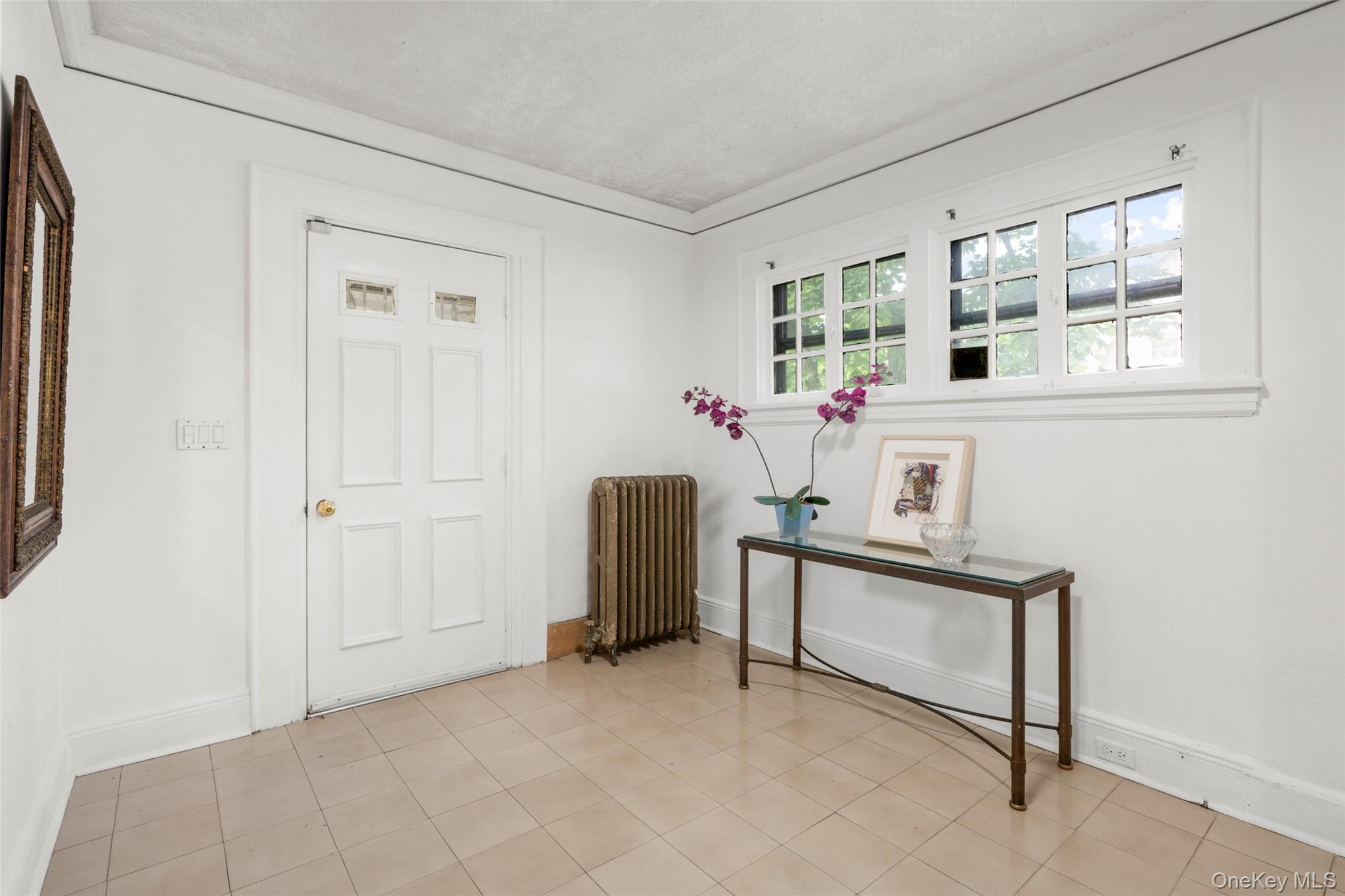 197 Coligni Avenue Property Photo 6
