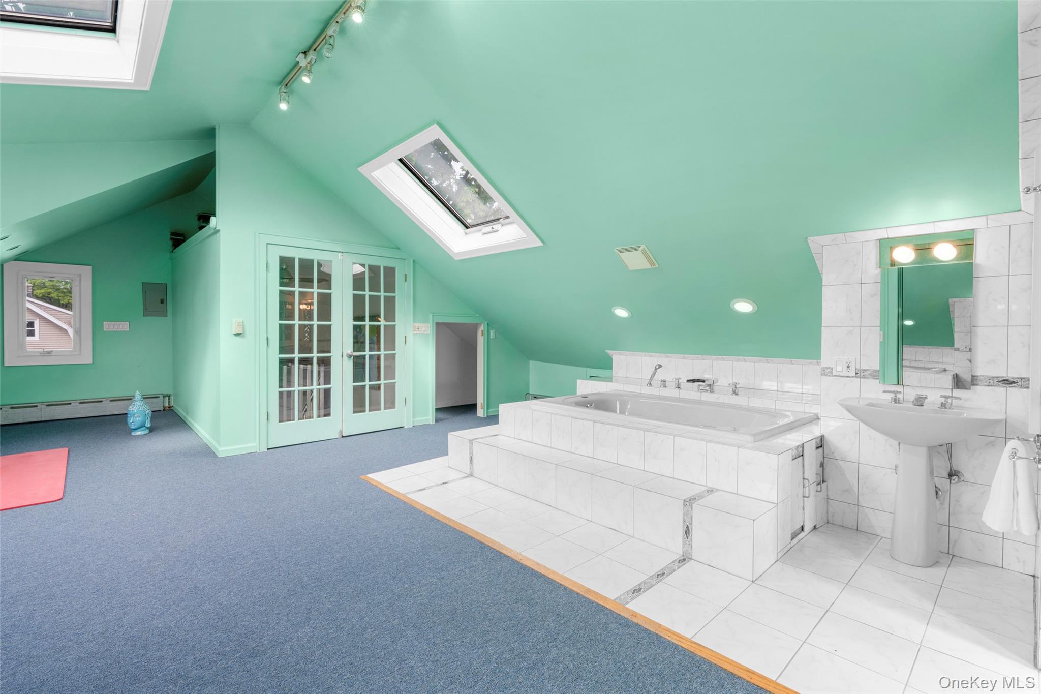 197 Coligni Avenue Property Photo 28